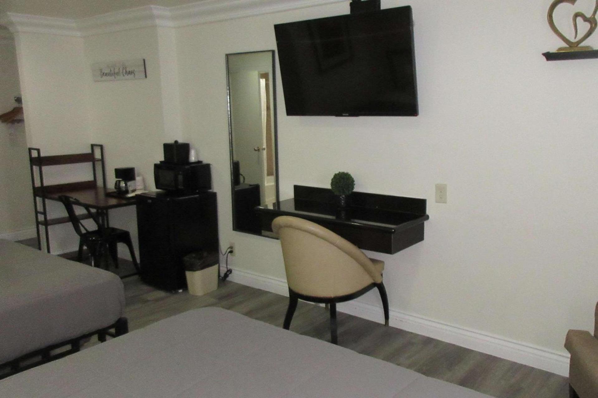 Rodeway Inn Santa Ana - Garden Grove photo 17