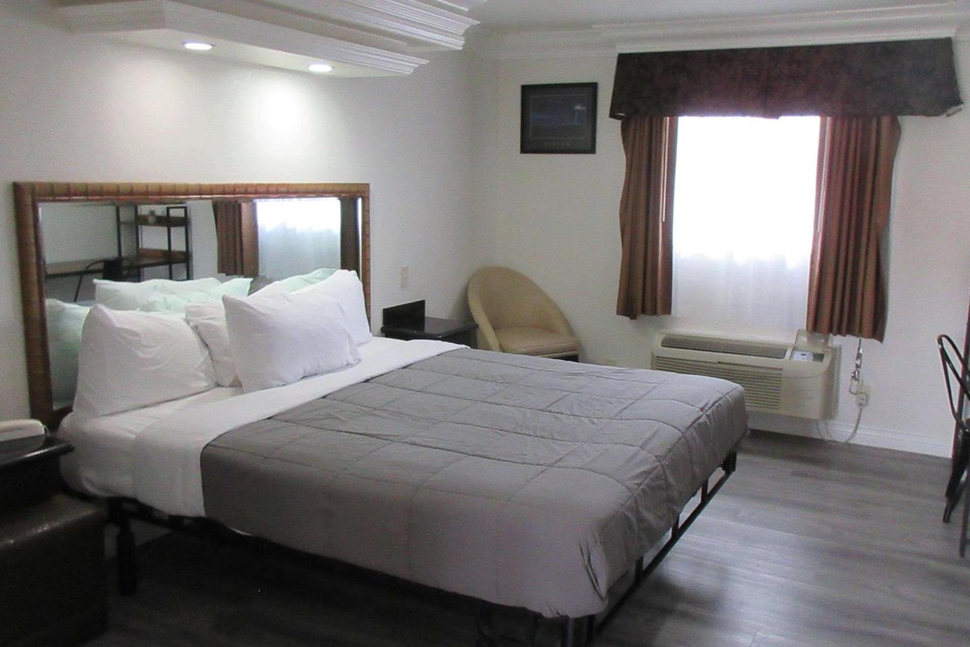 Rodeway Inn Santa Ana - Garden Grove photo 19