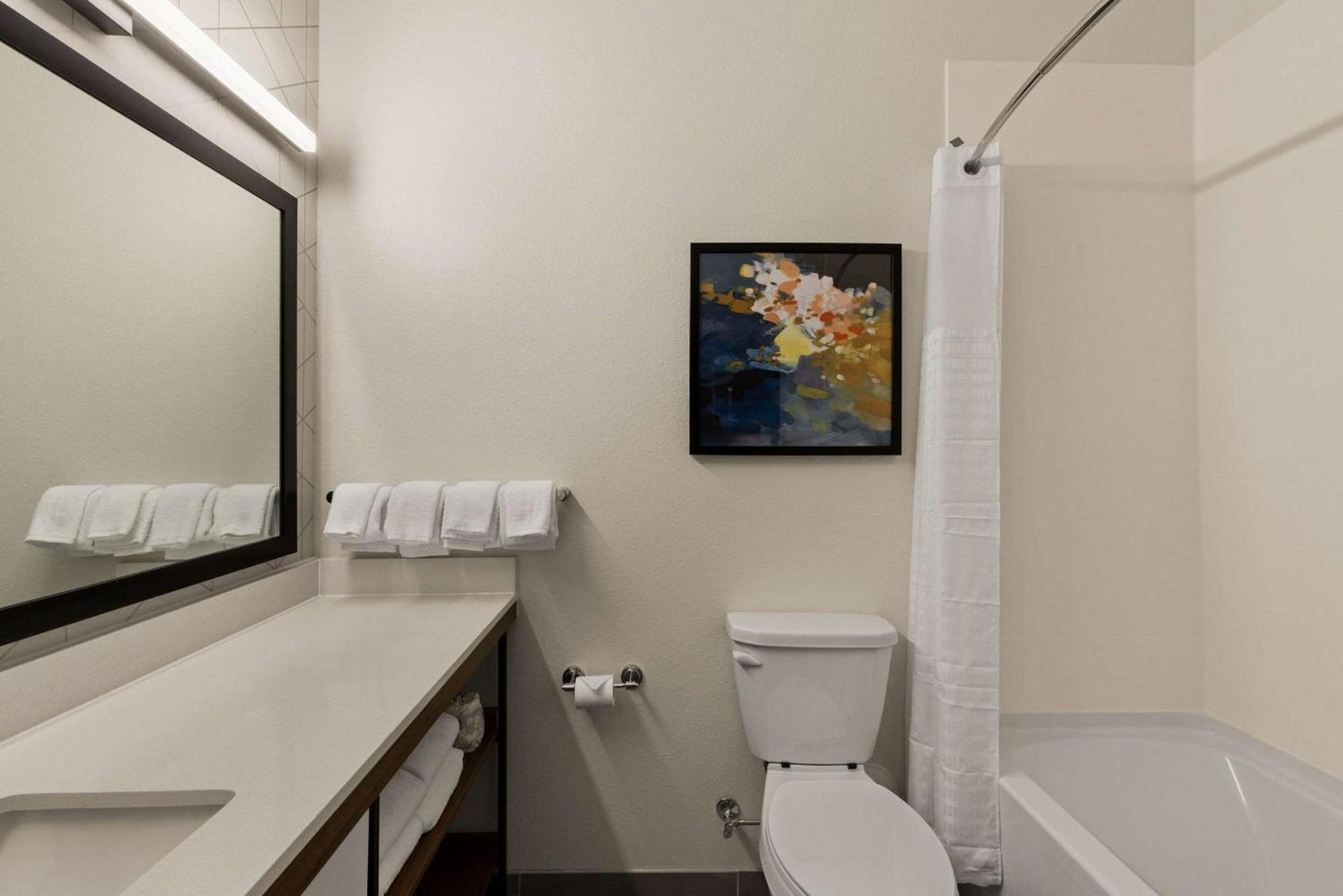 Everhome Suites Chandler Phoenix Fashion Center photo 30