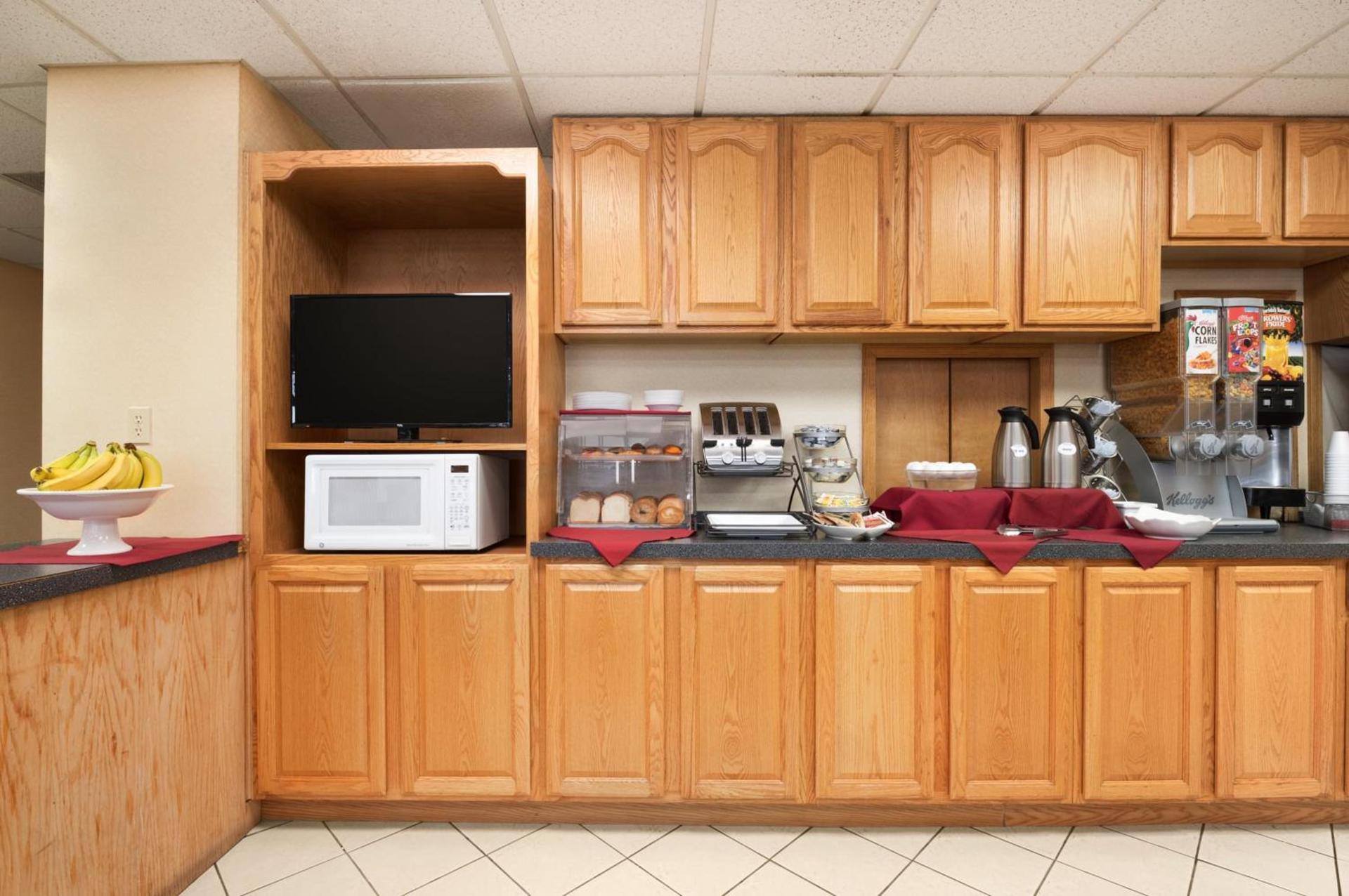 Travelodge by Wyndham Sturgis photo 14