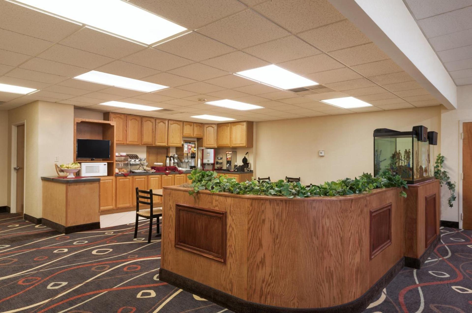 Travelodge by Wyndham Sturgis photo 9