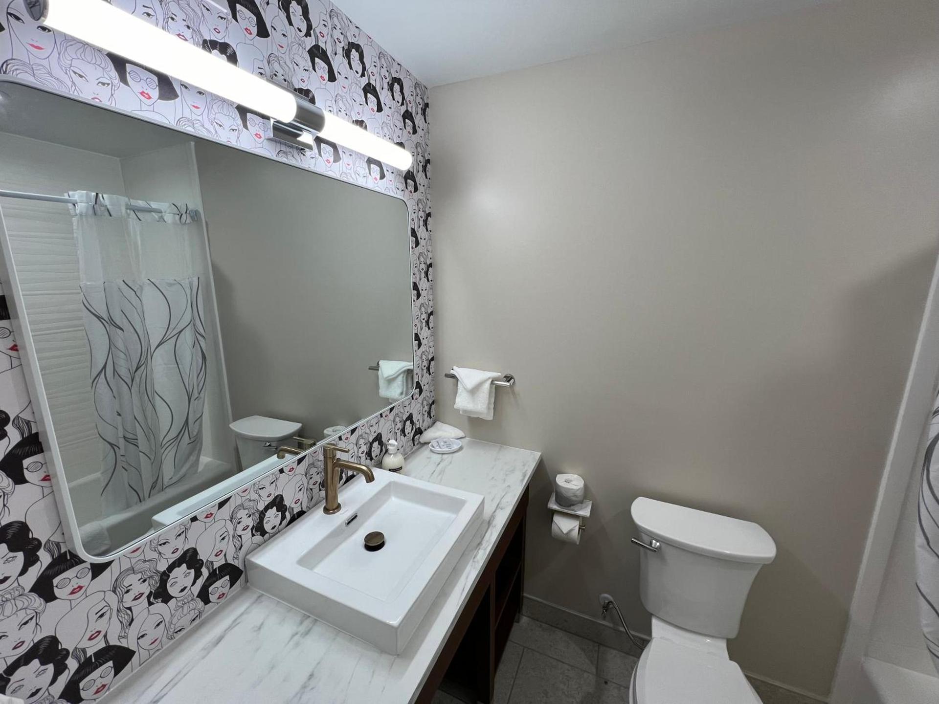 Lighthouse Suites photo 19