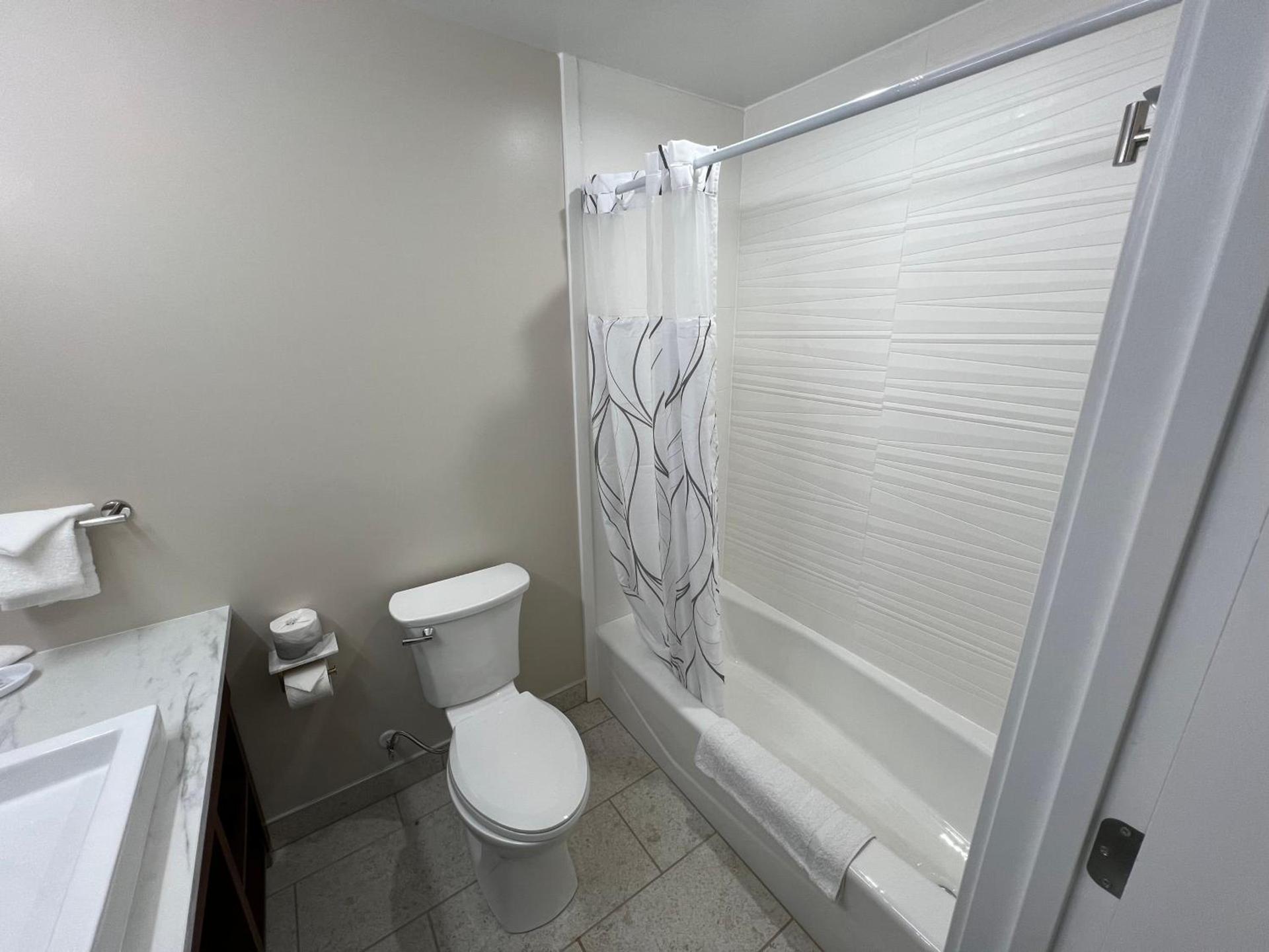 Lighthouse Suites photo 21
