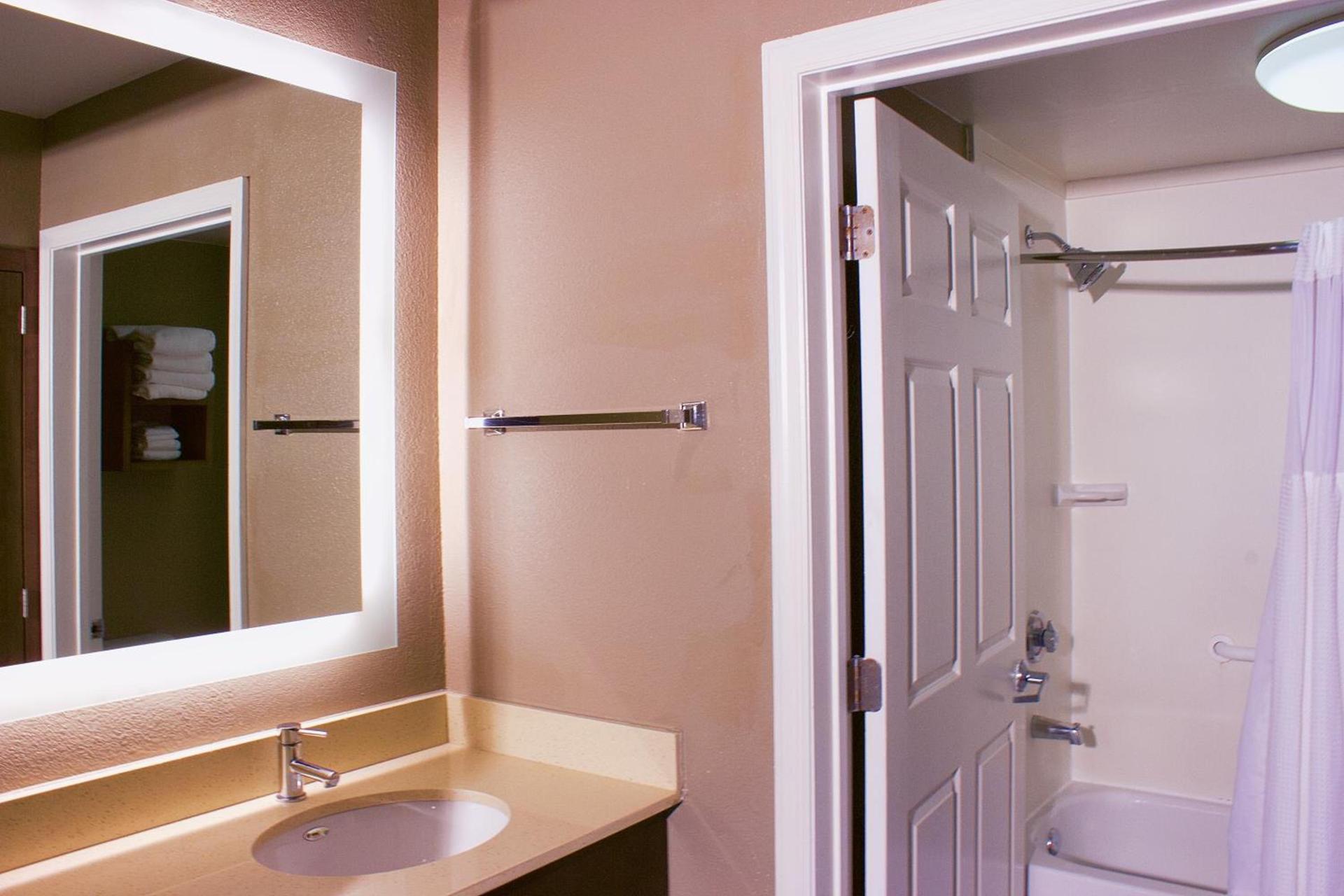 Staybridge Suites Chattanooga-Hamilton Place by IHG photo 8