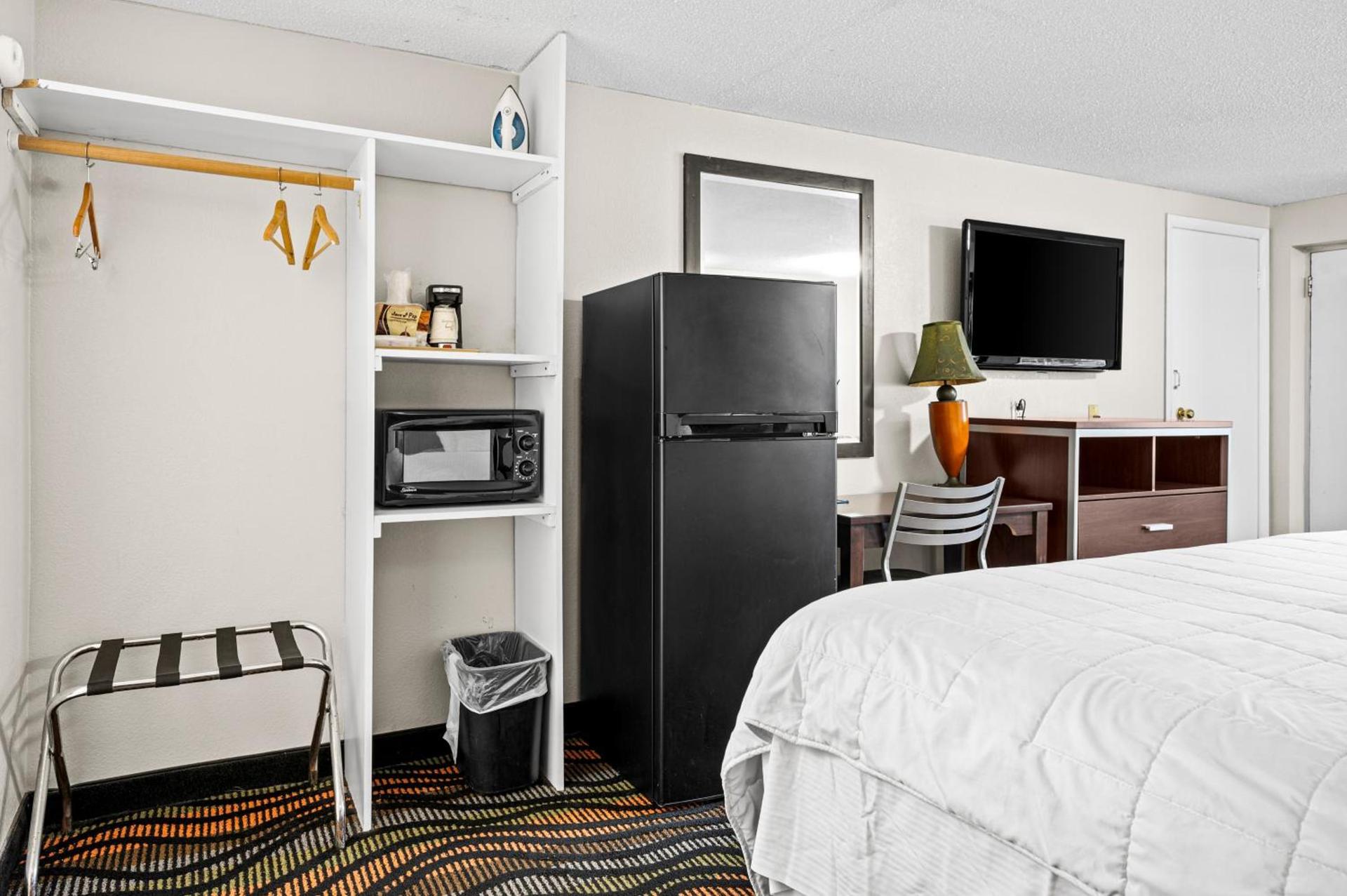 Country Town N' Suites photo 82