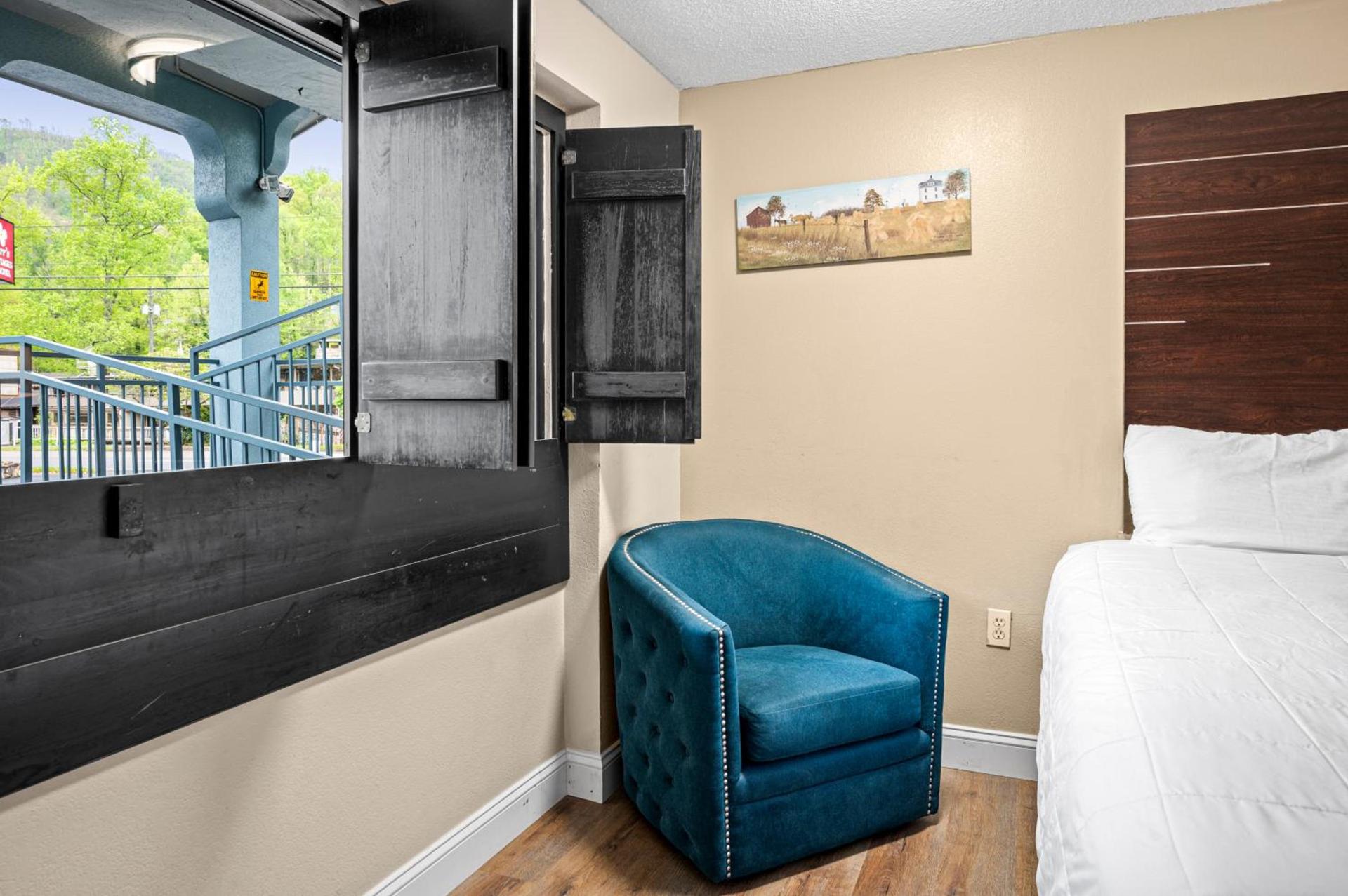 Country Town N' Suites photo 64
