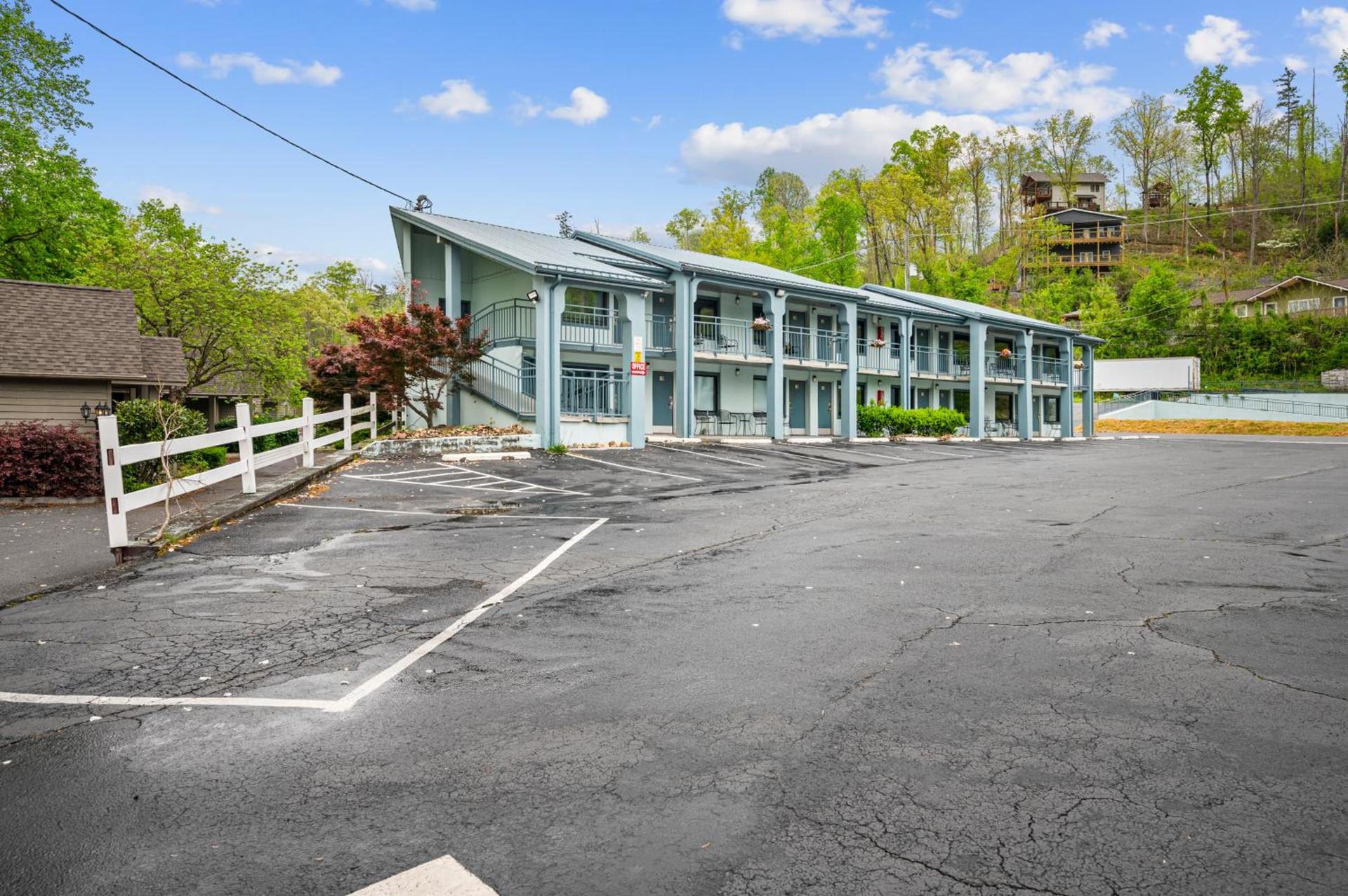 Country Town N' Suites photo 87