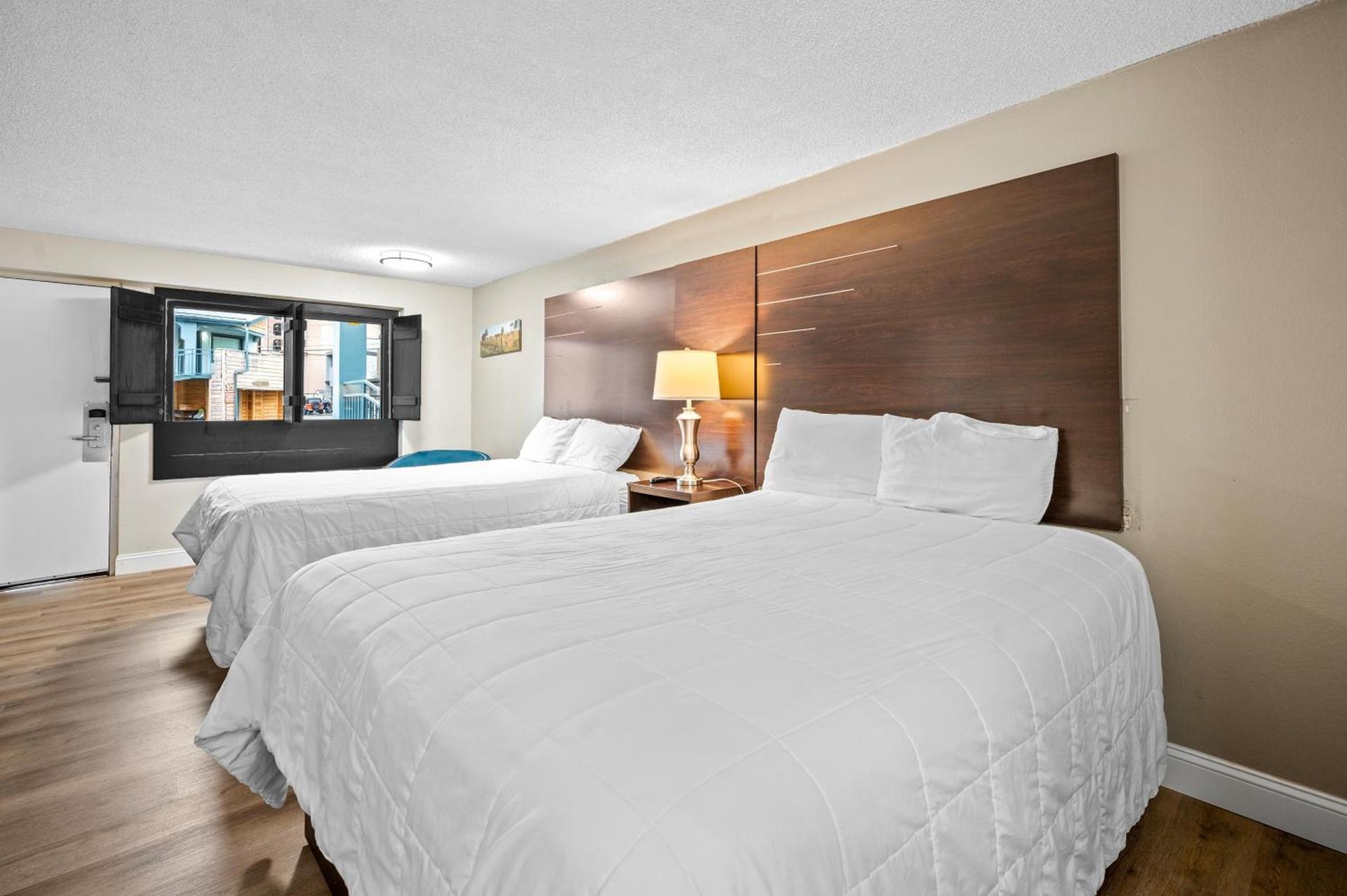 Country Town N' Suites photo 95