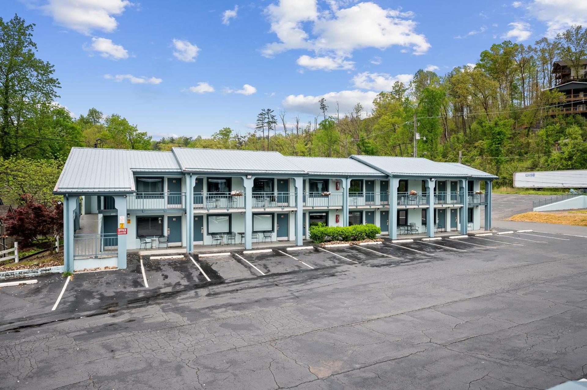 Country Town N' Suites photo 98