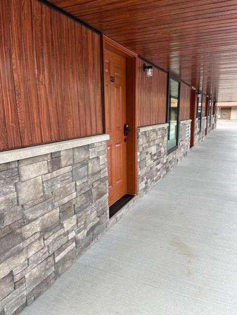 Benton Motel photo 16