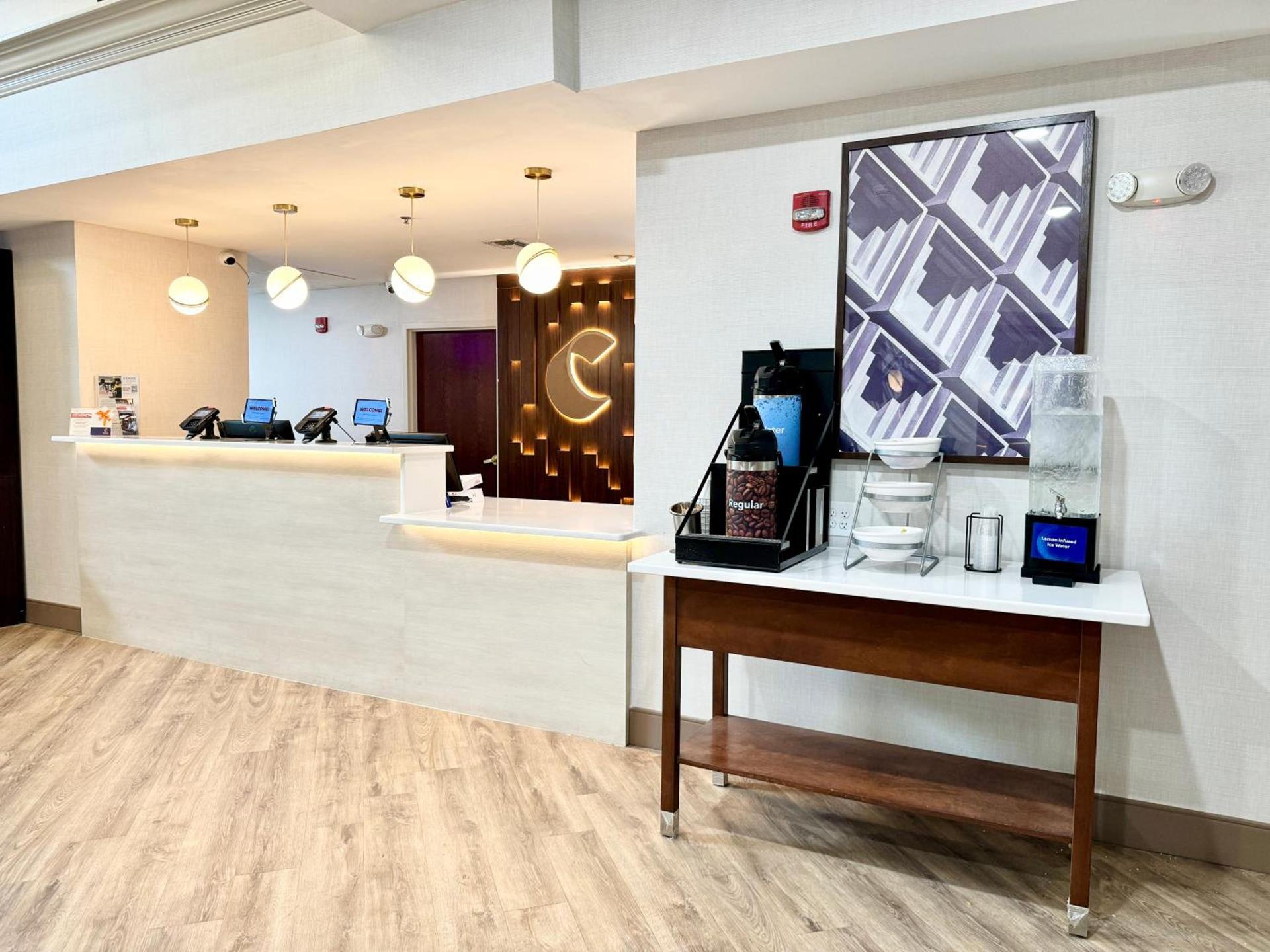 Comfort Suites East Brunswick - South River photo 59