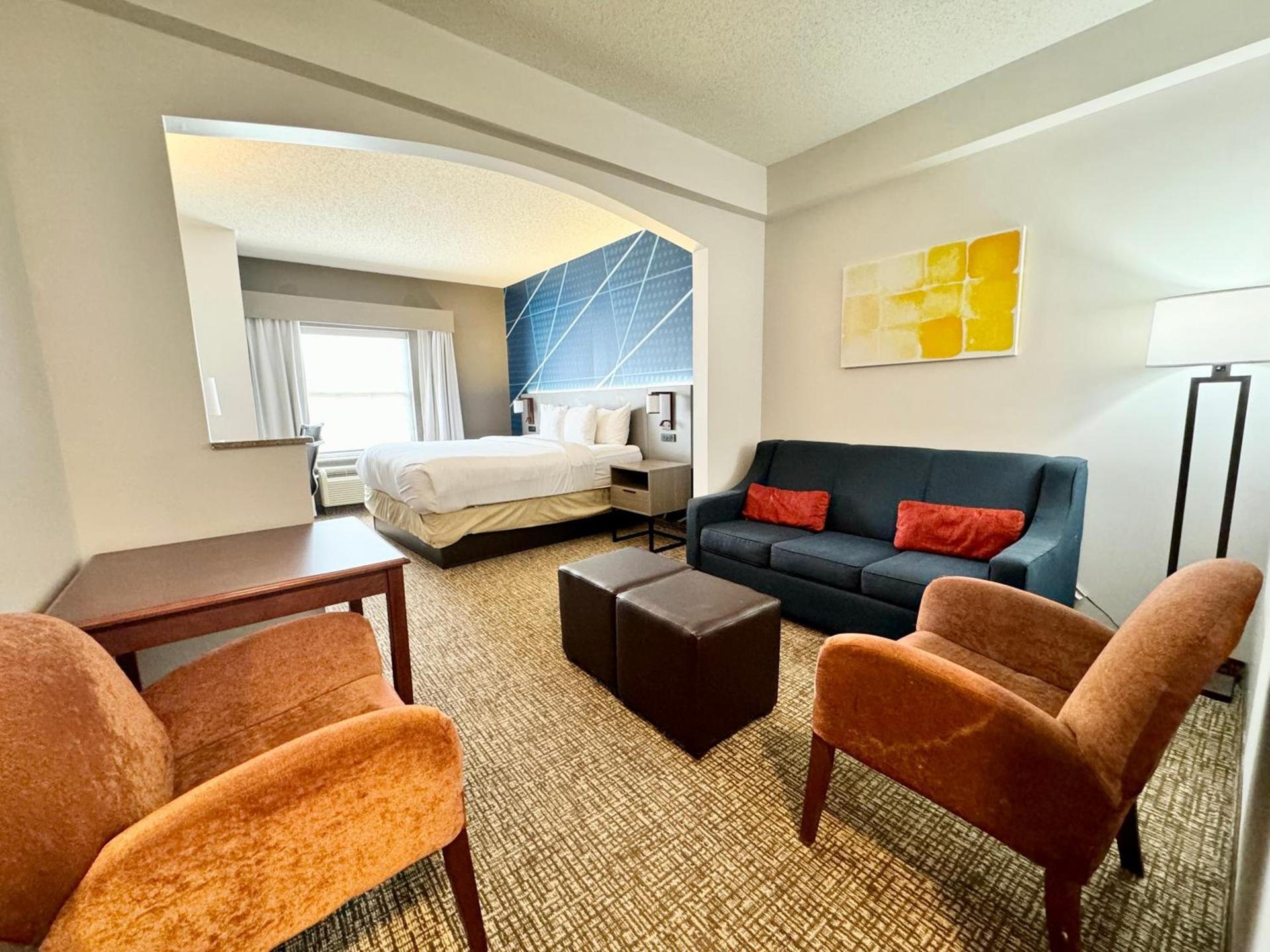 Comfort Suites East Brunswick - South River photo 72