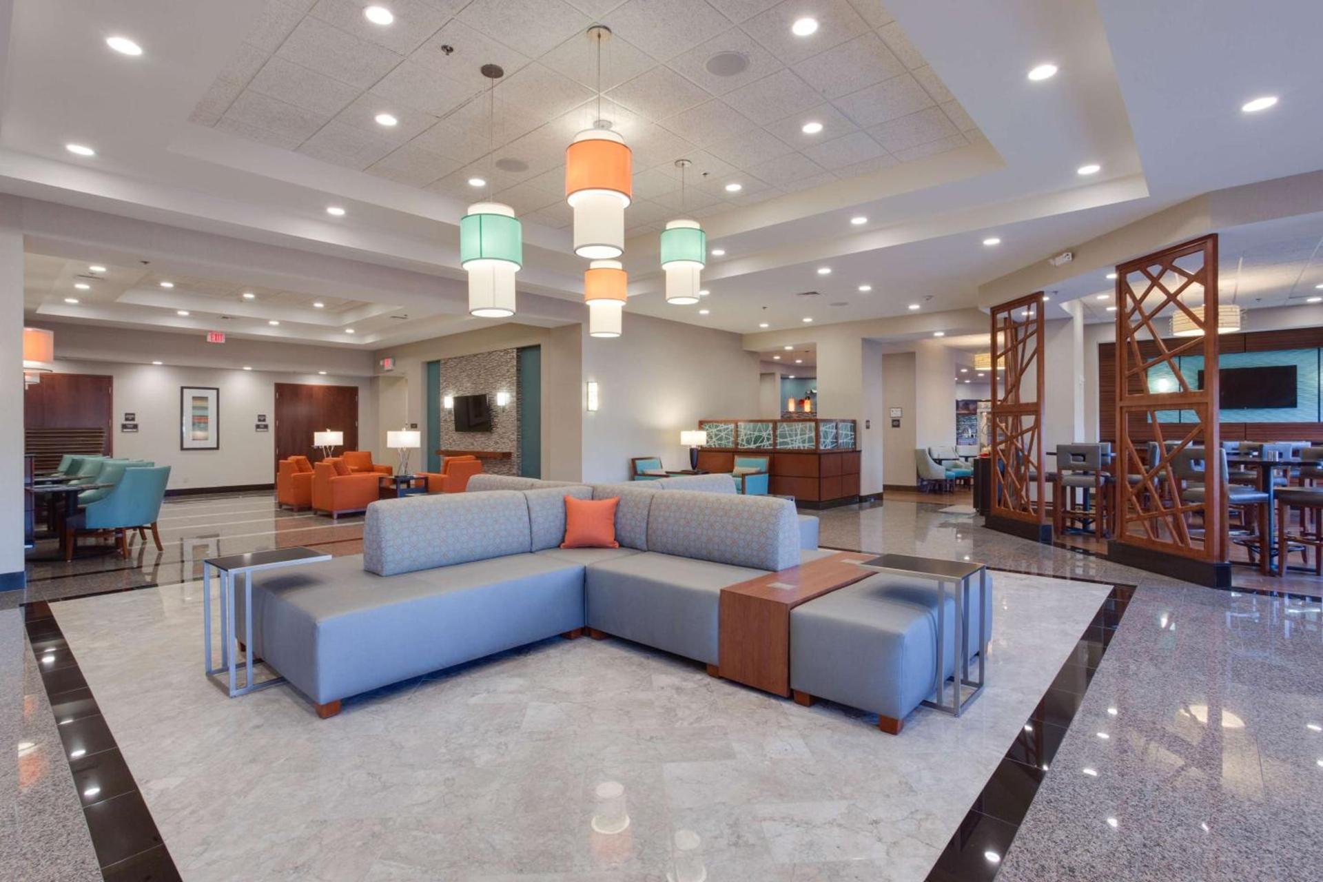 Drury Inn & Suites Charlotte Arrowood photo 5