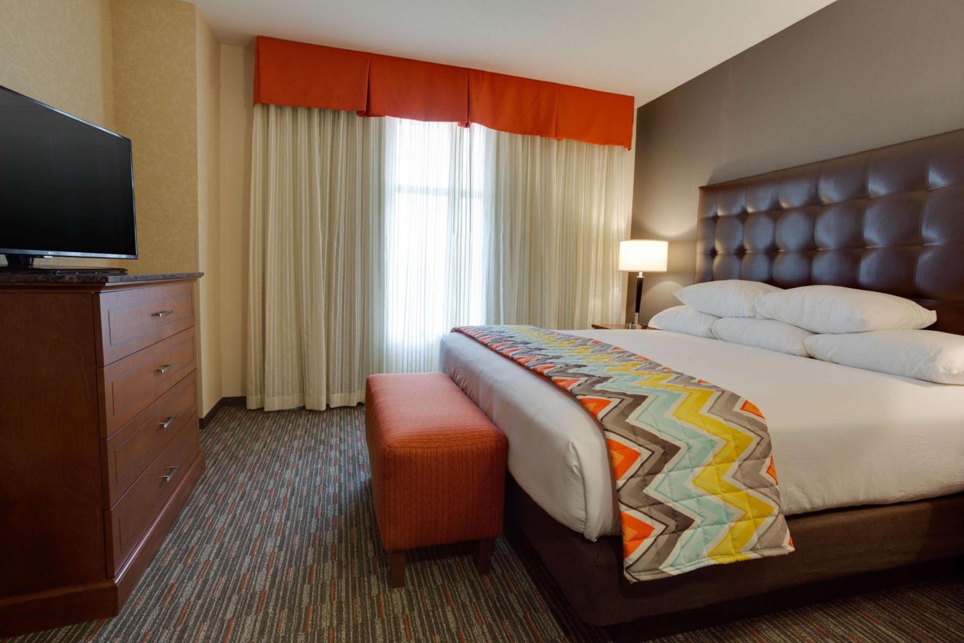 Drury Inn & Suites Charlotte Arrowood photo 10