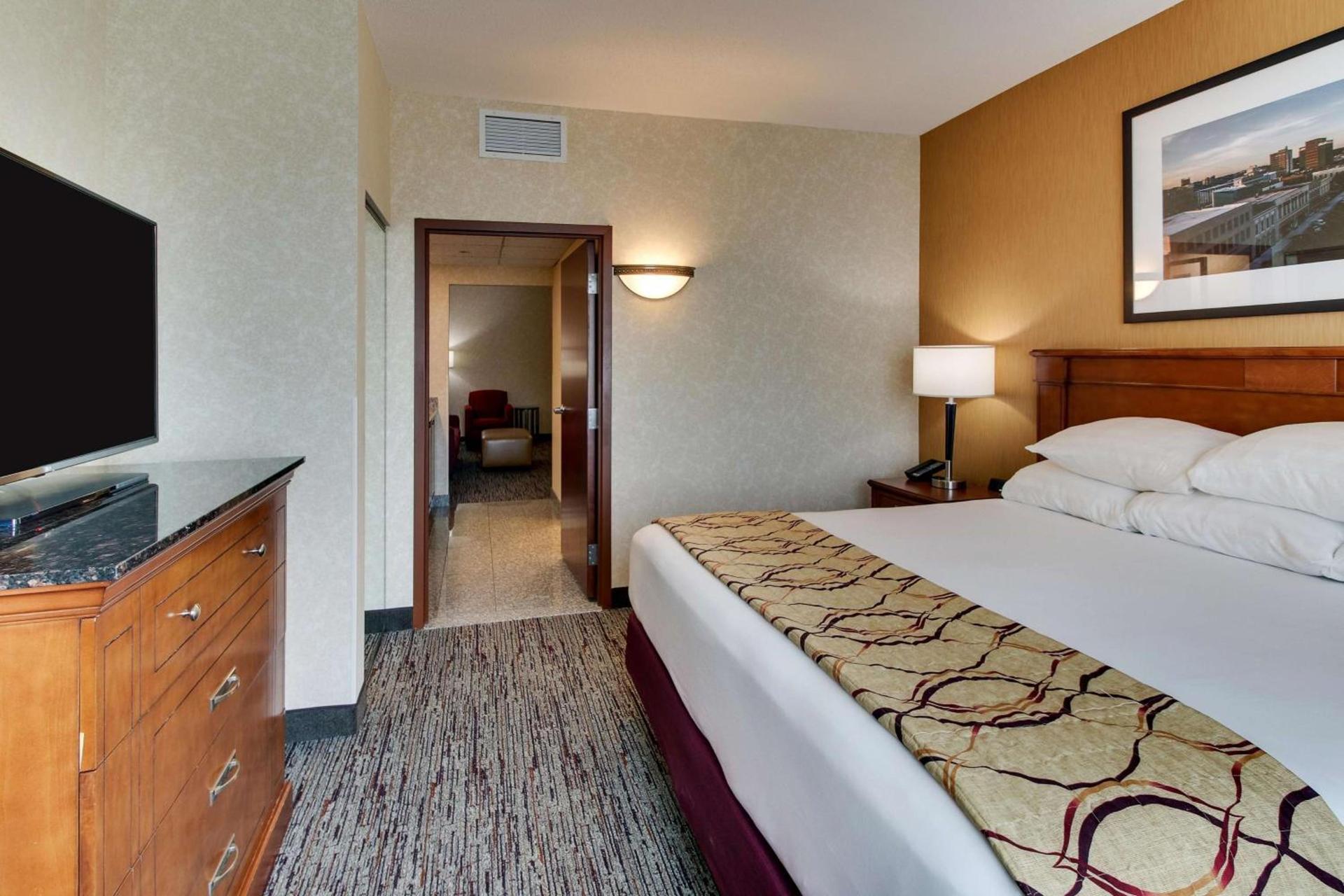 Drury Inn & Suites Meridian photo 32