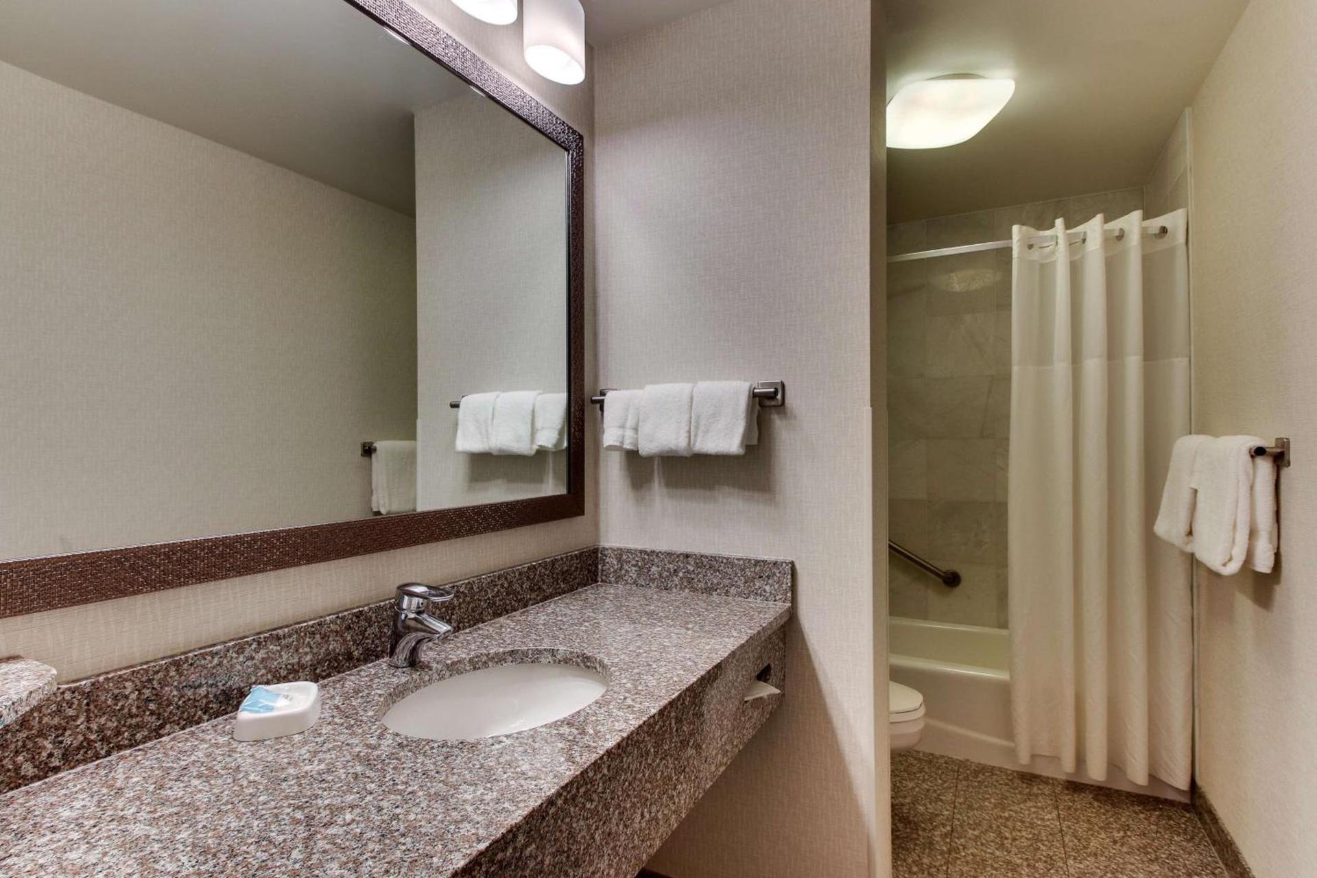 Drury Inn & Suites Meridian photo 3