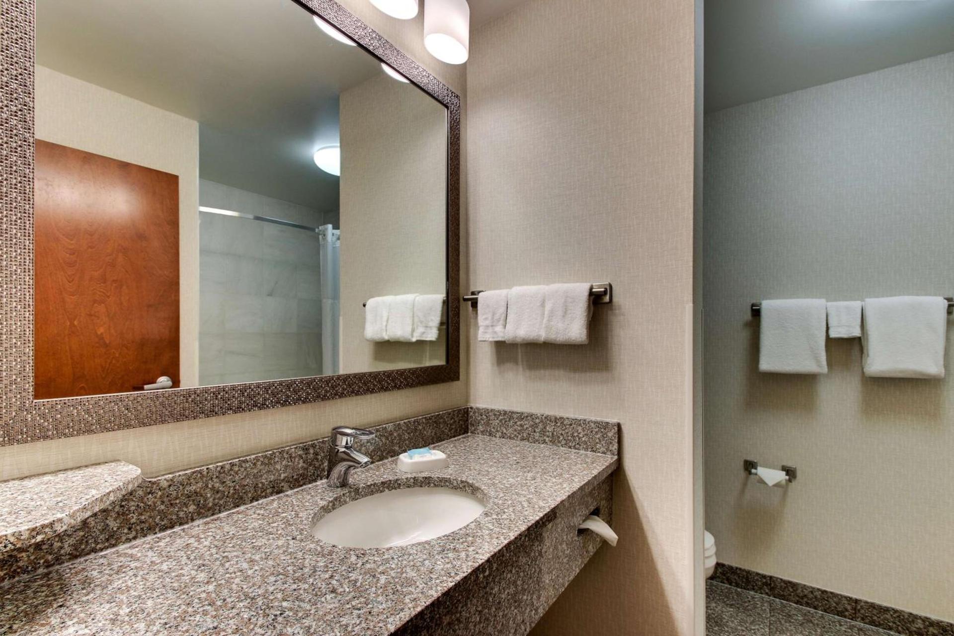 Drury Inn & Suites Meridian photo 10