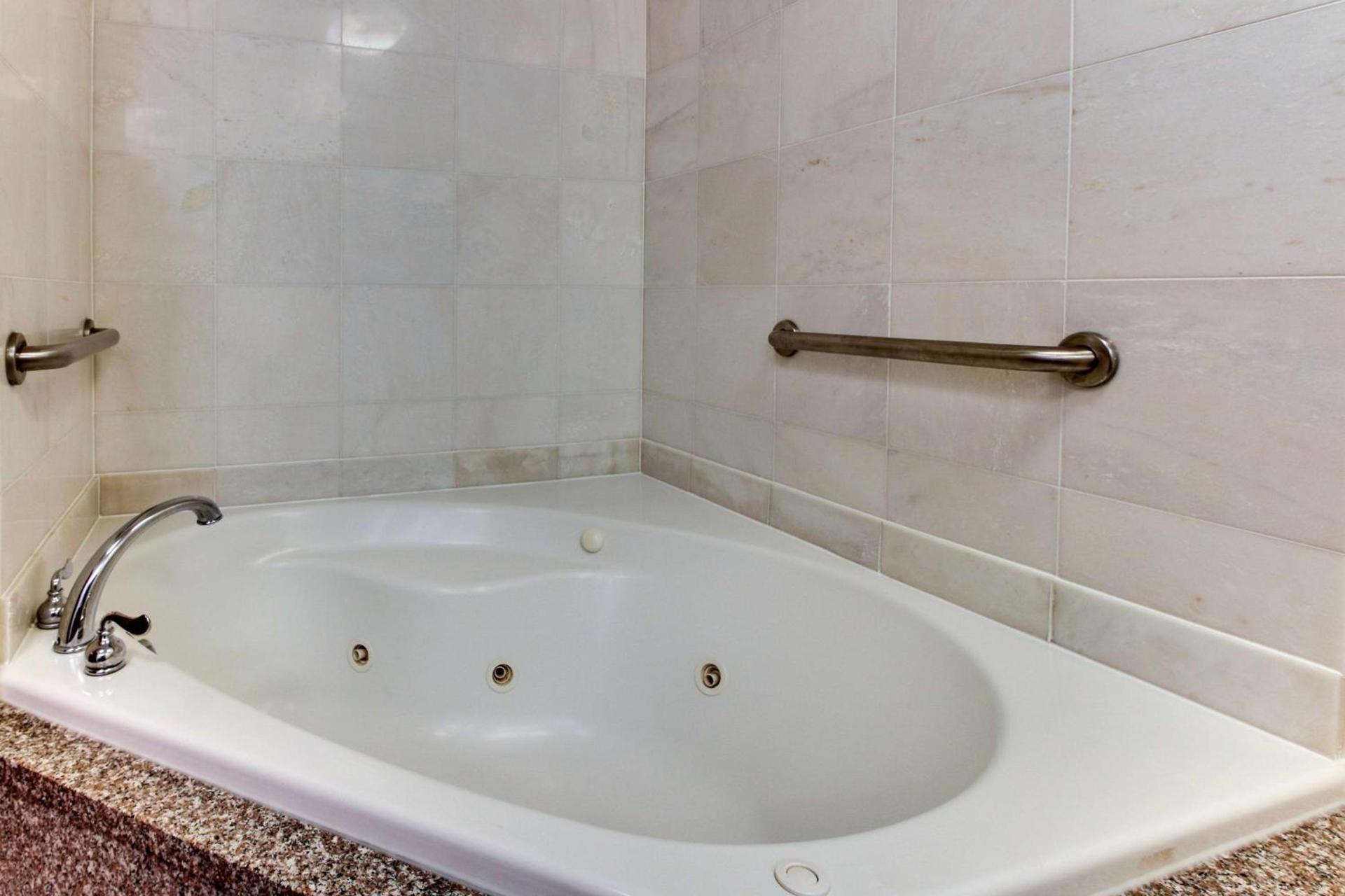 Drury Inn & Suites Meridian photo 12