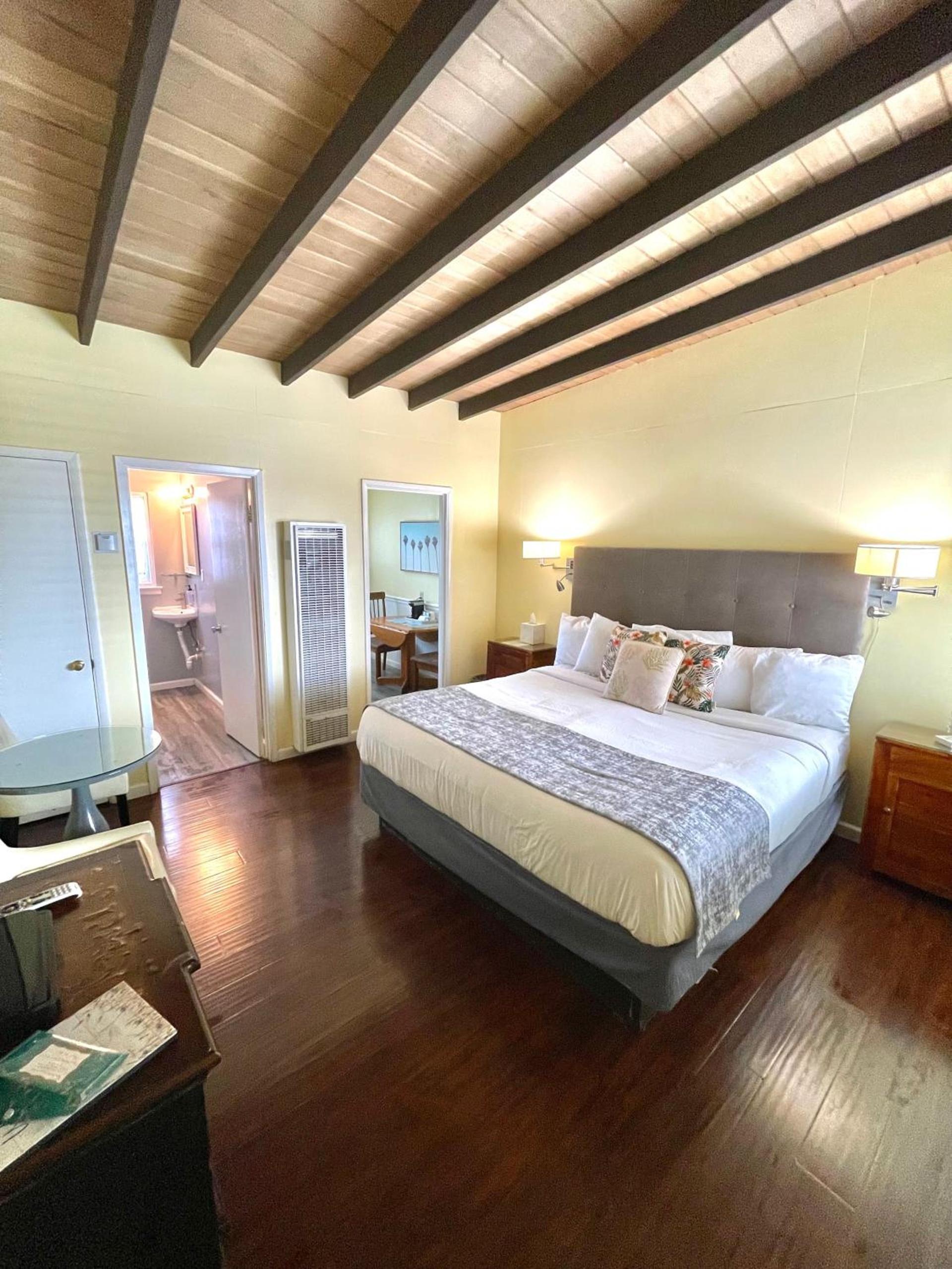 Pleasant Inn photo 6