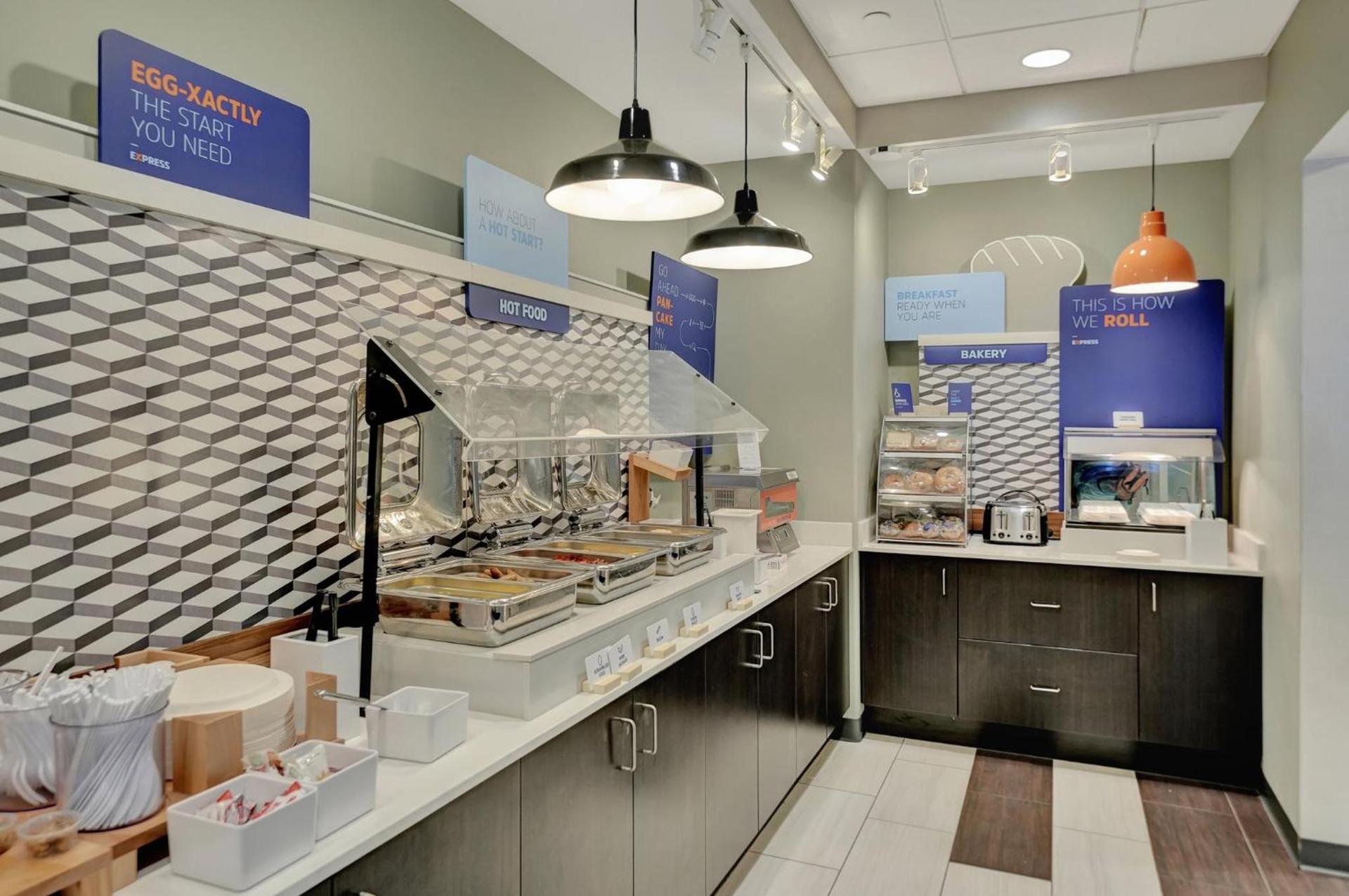 Holiday Inn Express Hotel & Suites Beatrice by IHG photo 99