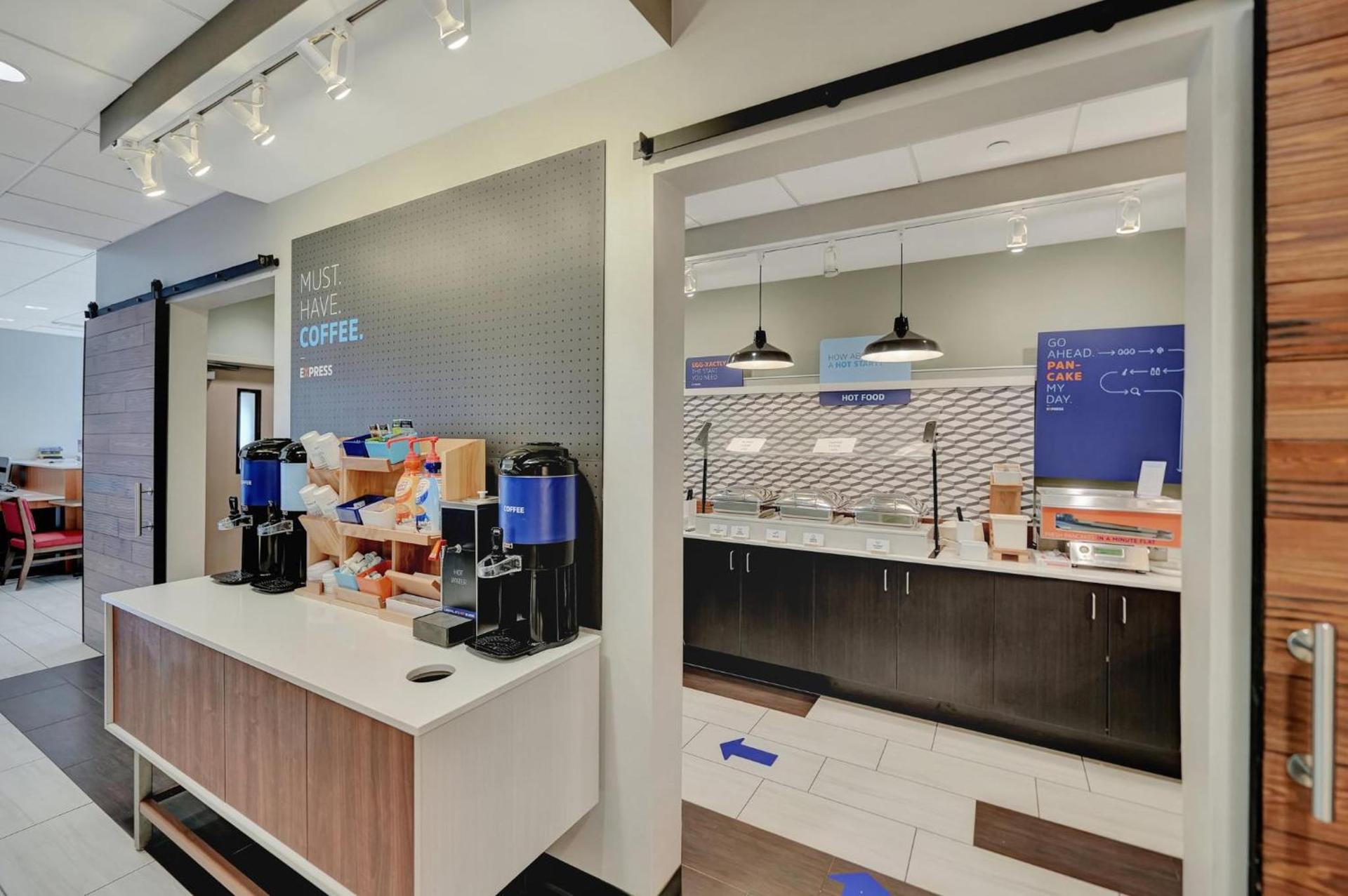 Holiday Inn Express Hotel & Suites Beatrice by IHG photo 36