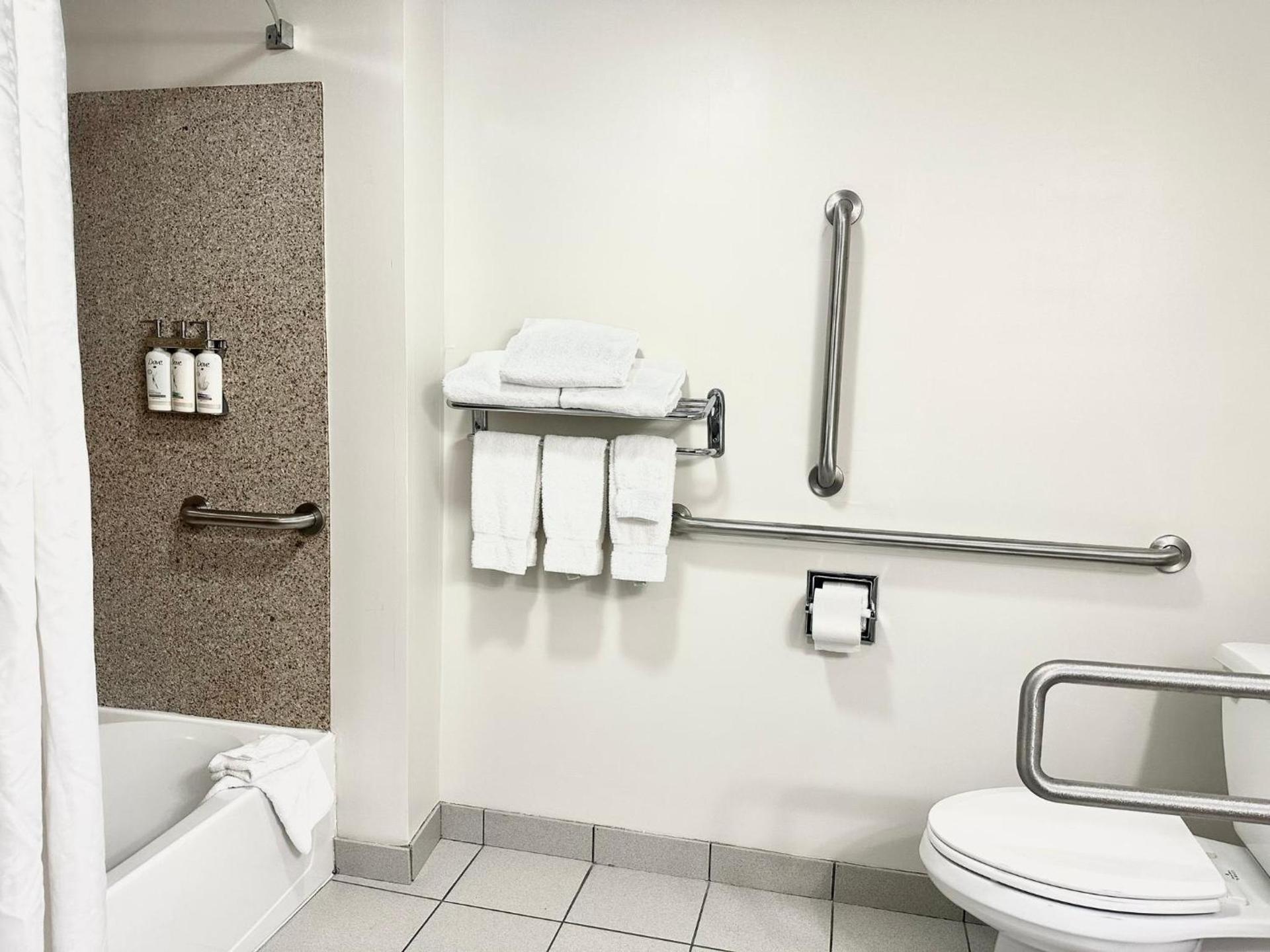 Holiday Inn Express & Suites Meriden by IHG photo 46