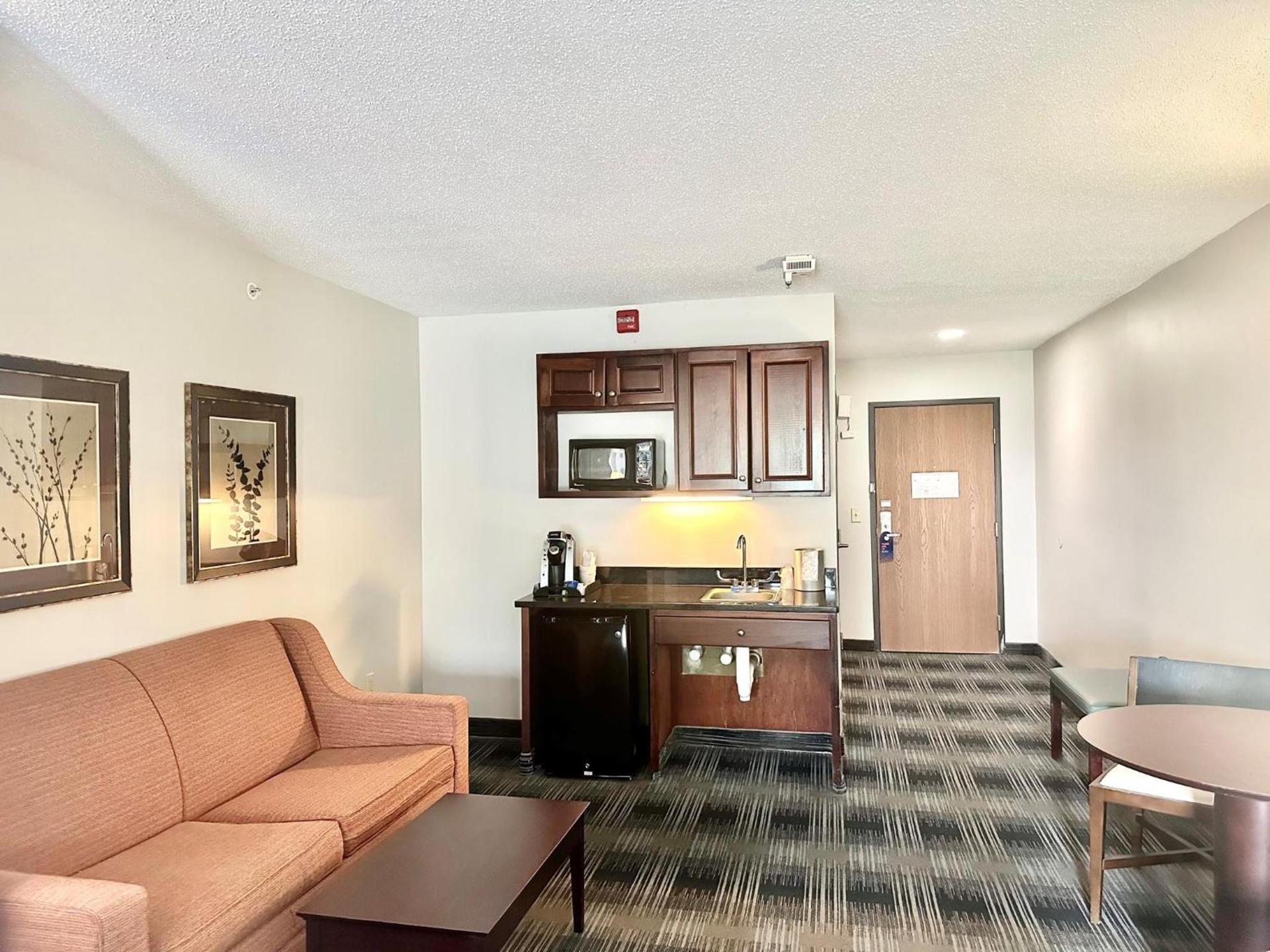Holiday Inn Express & Suites Meriden by IHG photo 39