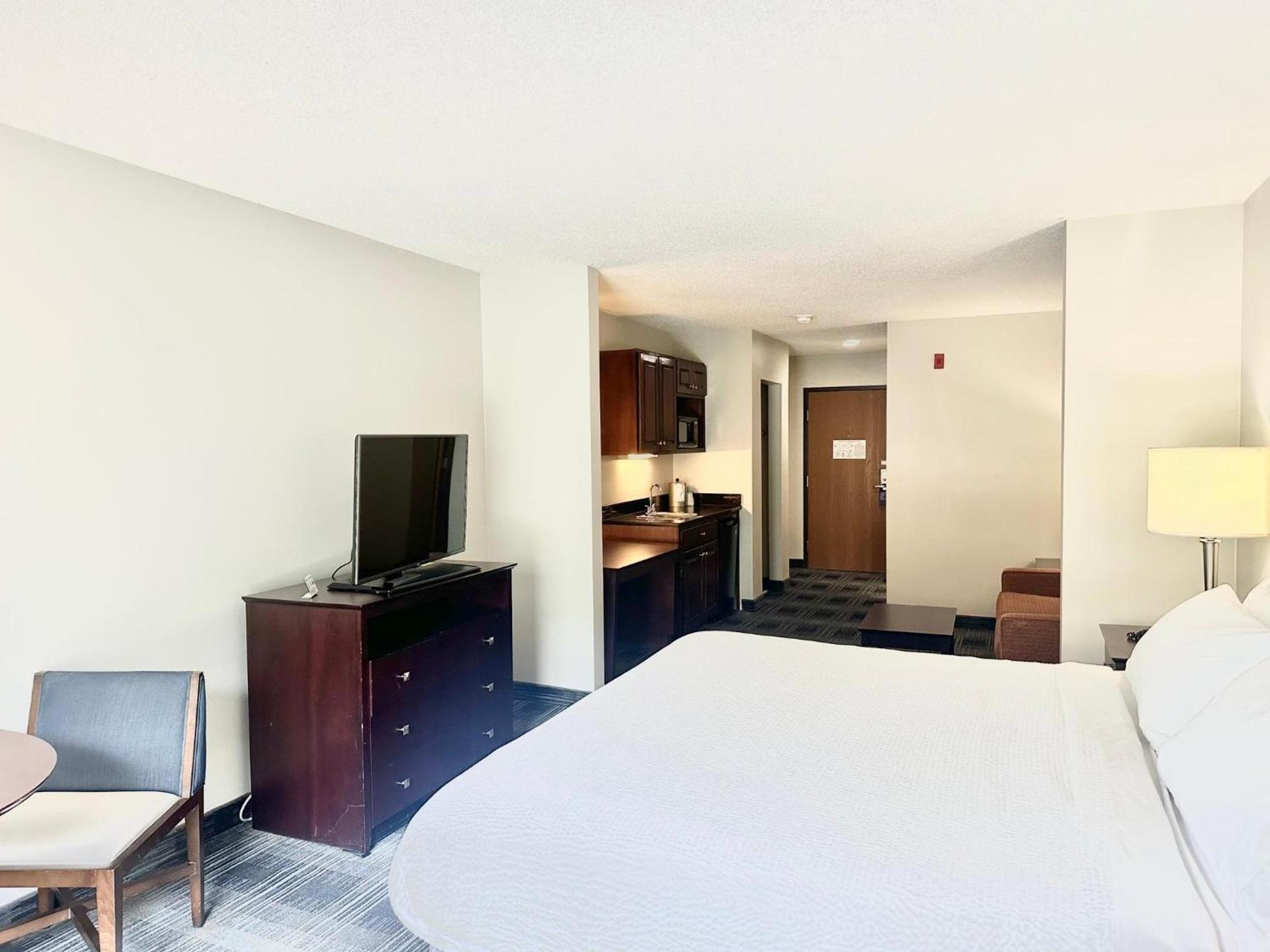 Holiday Inn Express & Suites Meriden by IHG photo 47