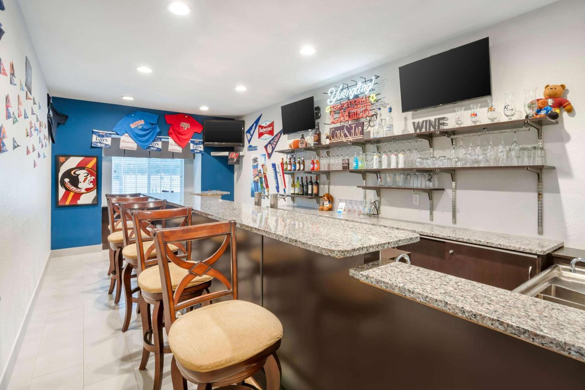 Microtel Inn & Suites by Wyndham Brooksville photo 13