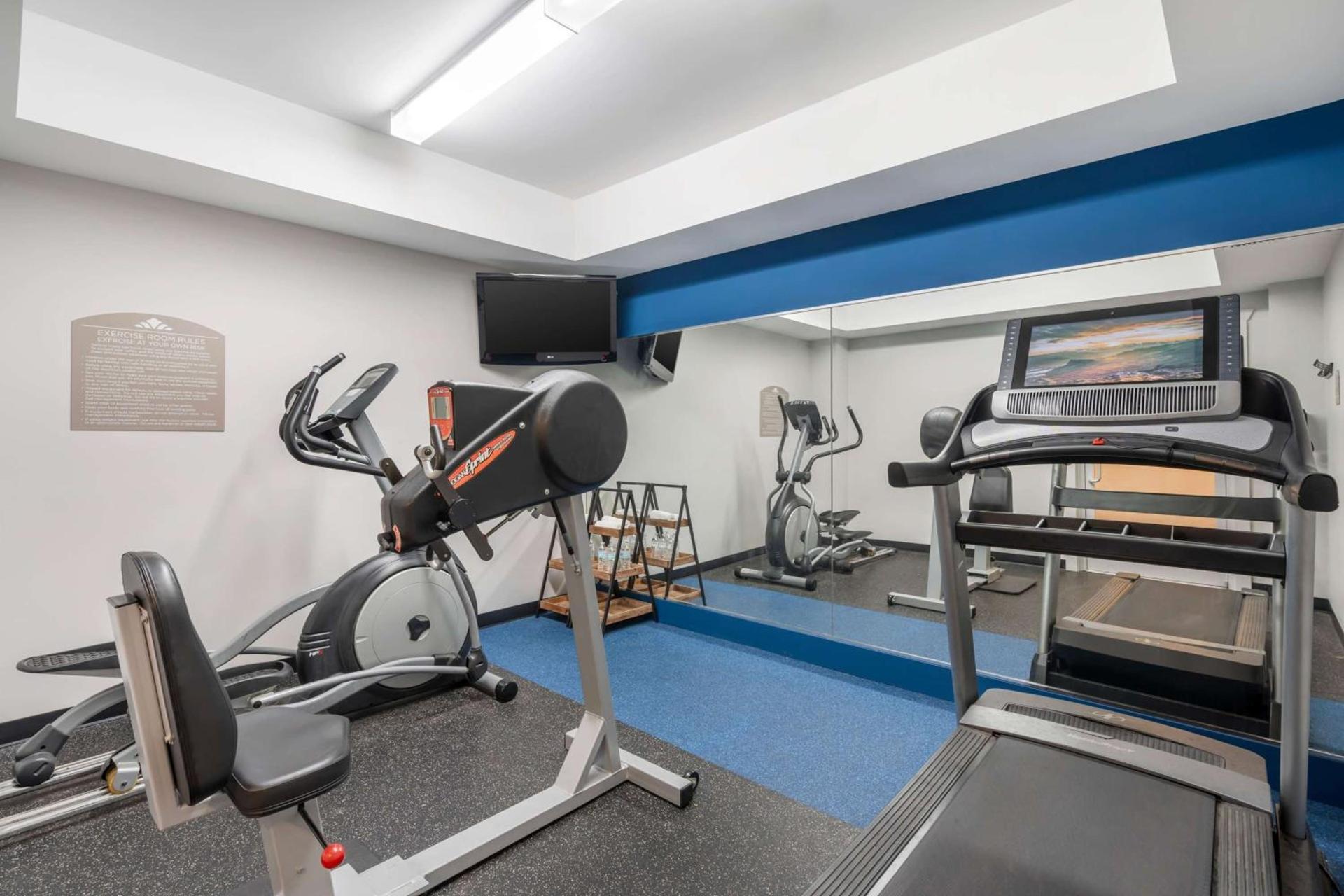 Microtel Inn & Suites by Wyndham Brooksville photo 14
