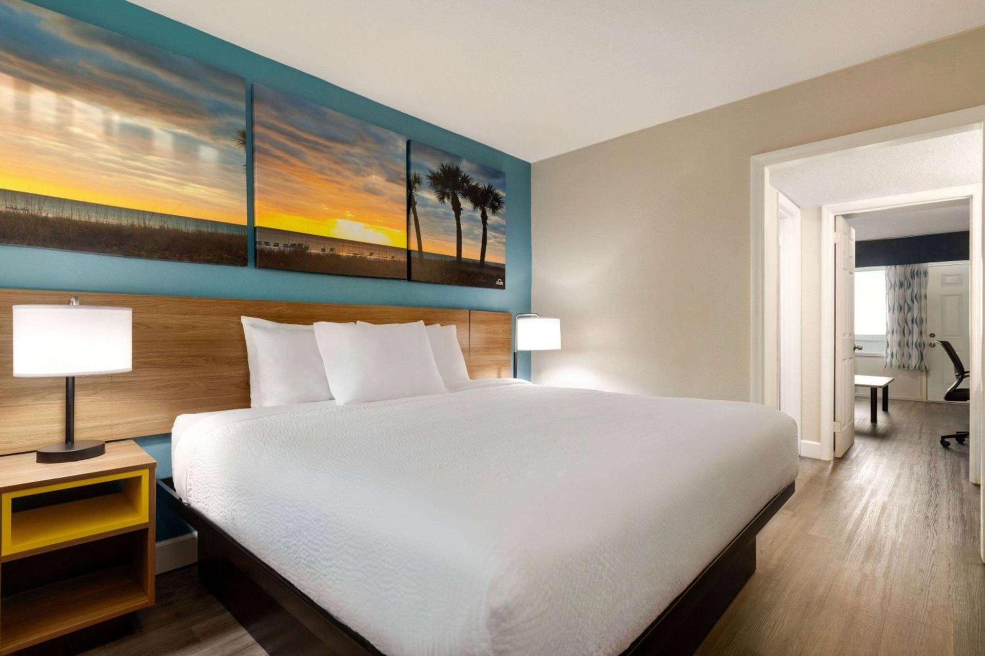 Days Inn by Wyndham Myrtle Beach-Beach Front photo 12