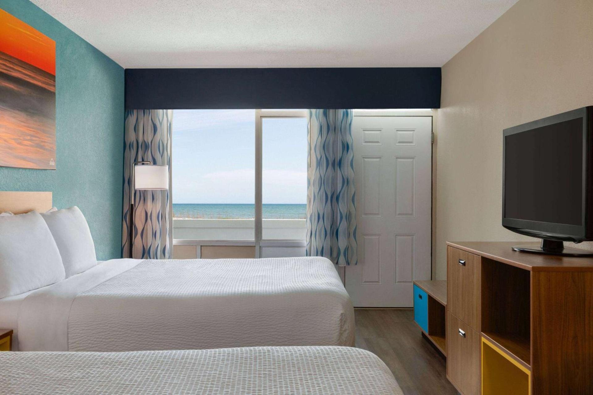 Days Inn by Wyndham Myrtle Beach-Beach Front photo 16