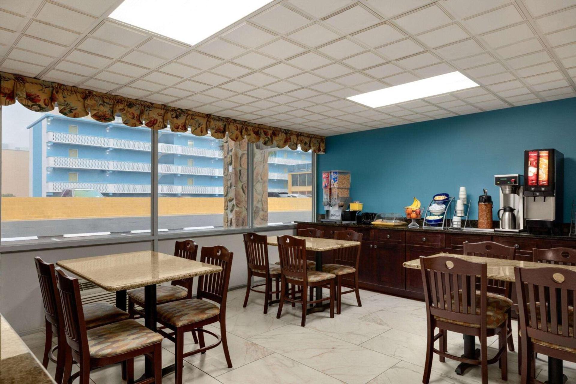 Days Inn by Wyndham Myrtle Beach-Beach Front photo 28