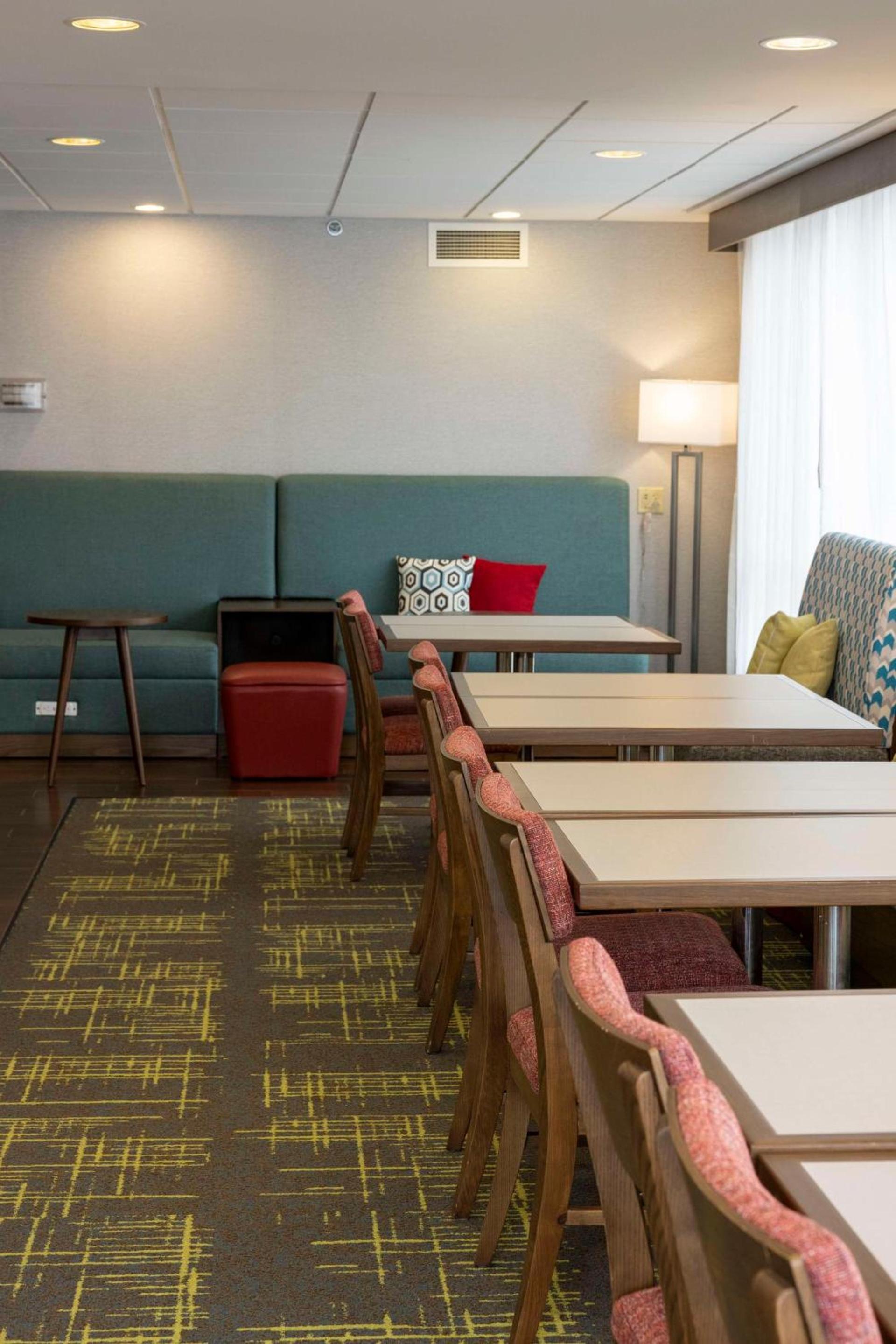 Hampton Inn Toledo-South/Maumee photo 12