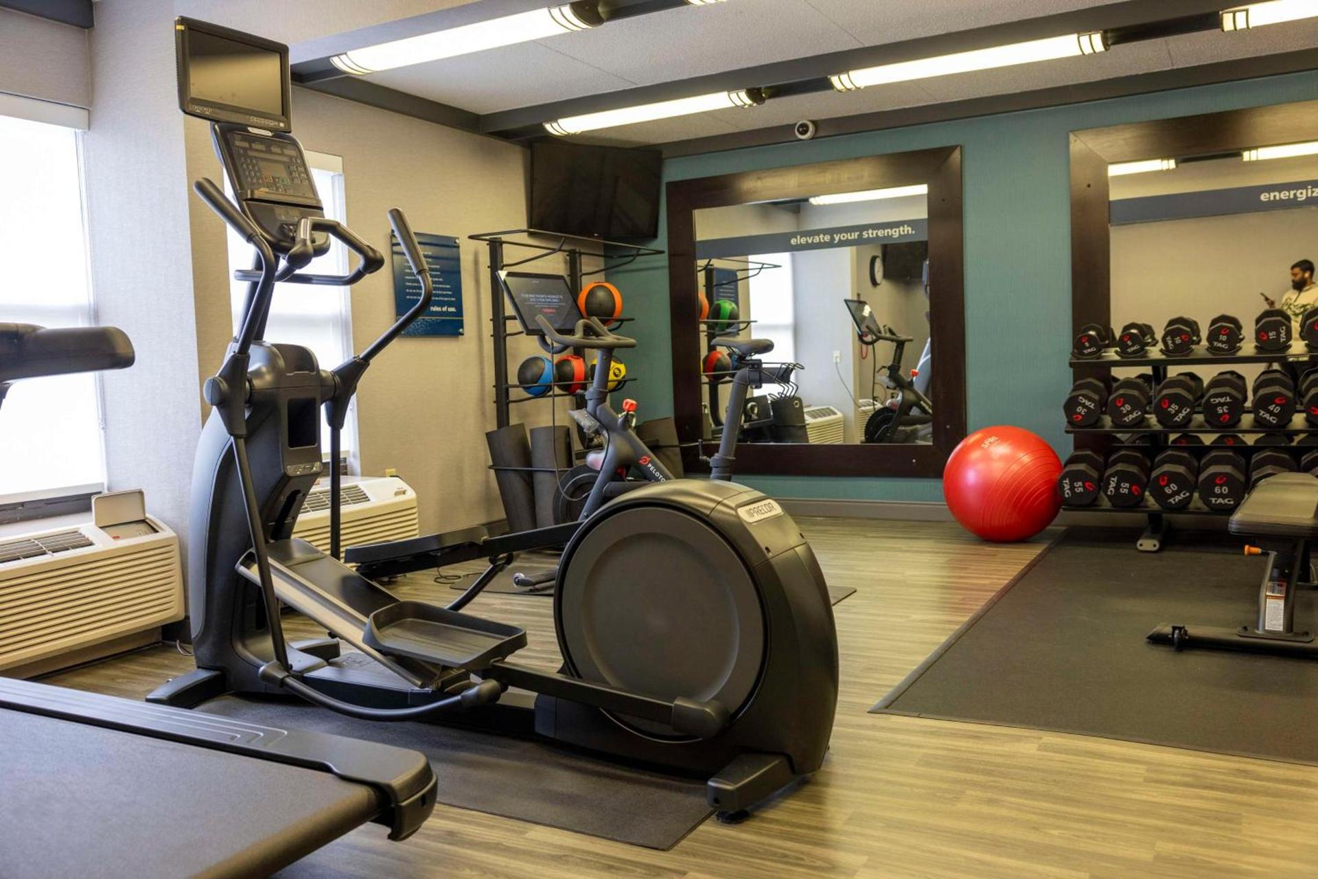 Hampton Inn Toledo-South/Maumee photo 14