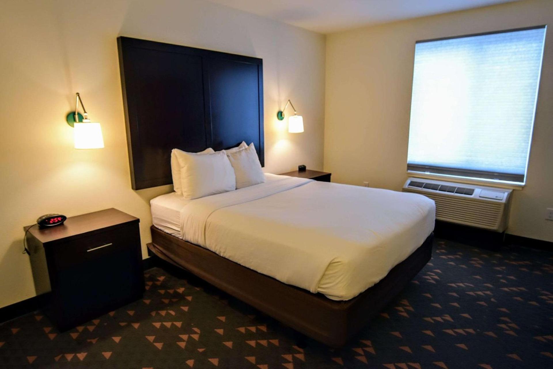 Comfort Suites Corvallis photo 52