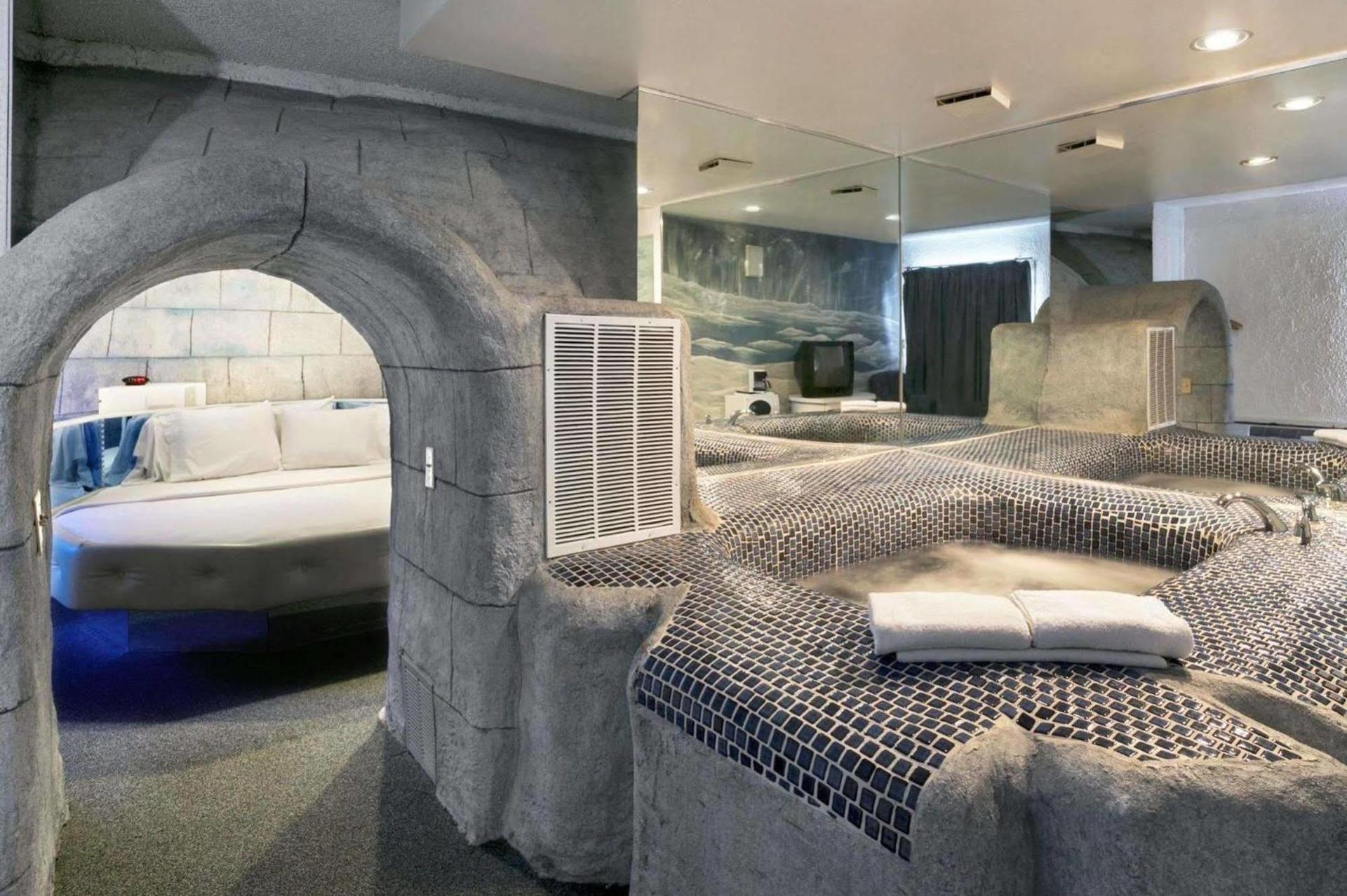 The Sage Hotel photo 4