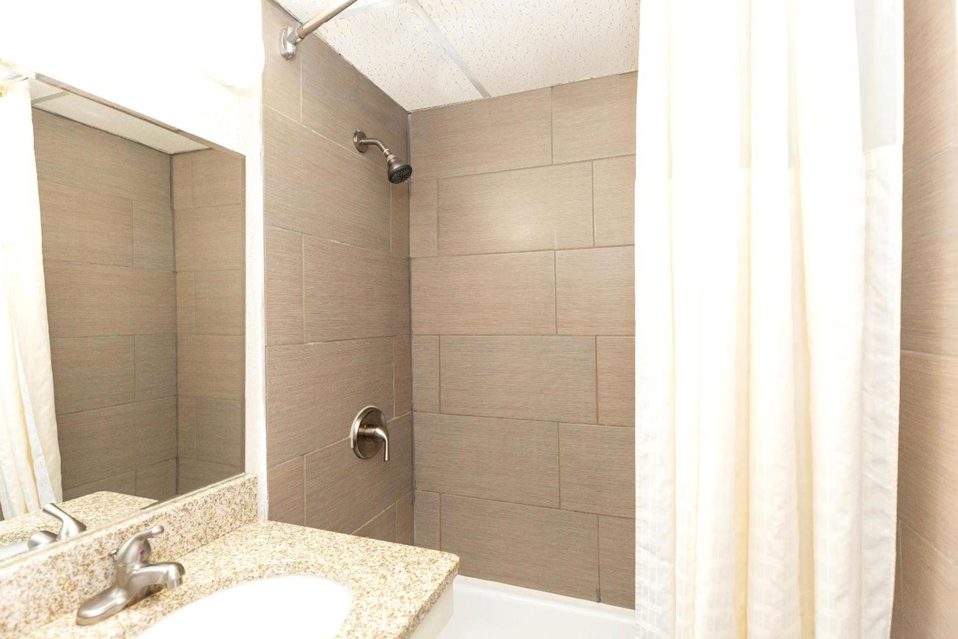 Coratel Inn & Suites by Jasper Mankato photo 33