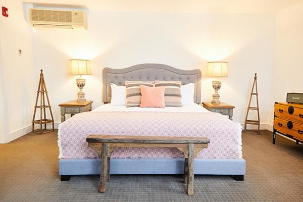 Shelter Harbor Inn photo 8
