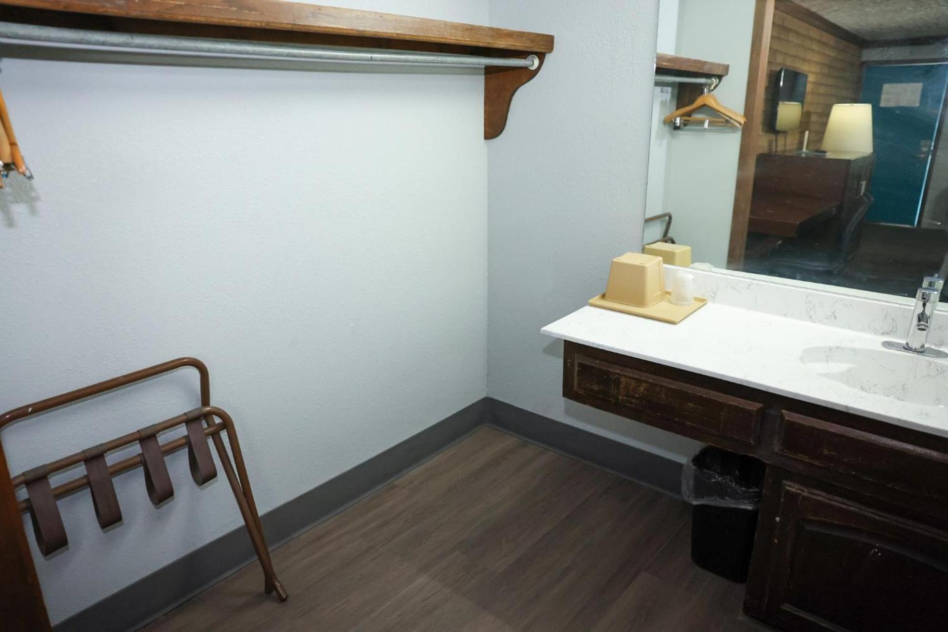 Rittiman Inn and Suites photo 40