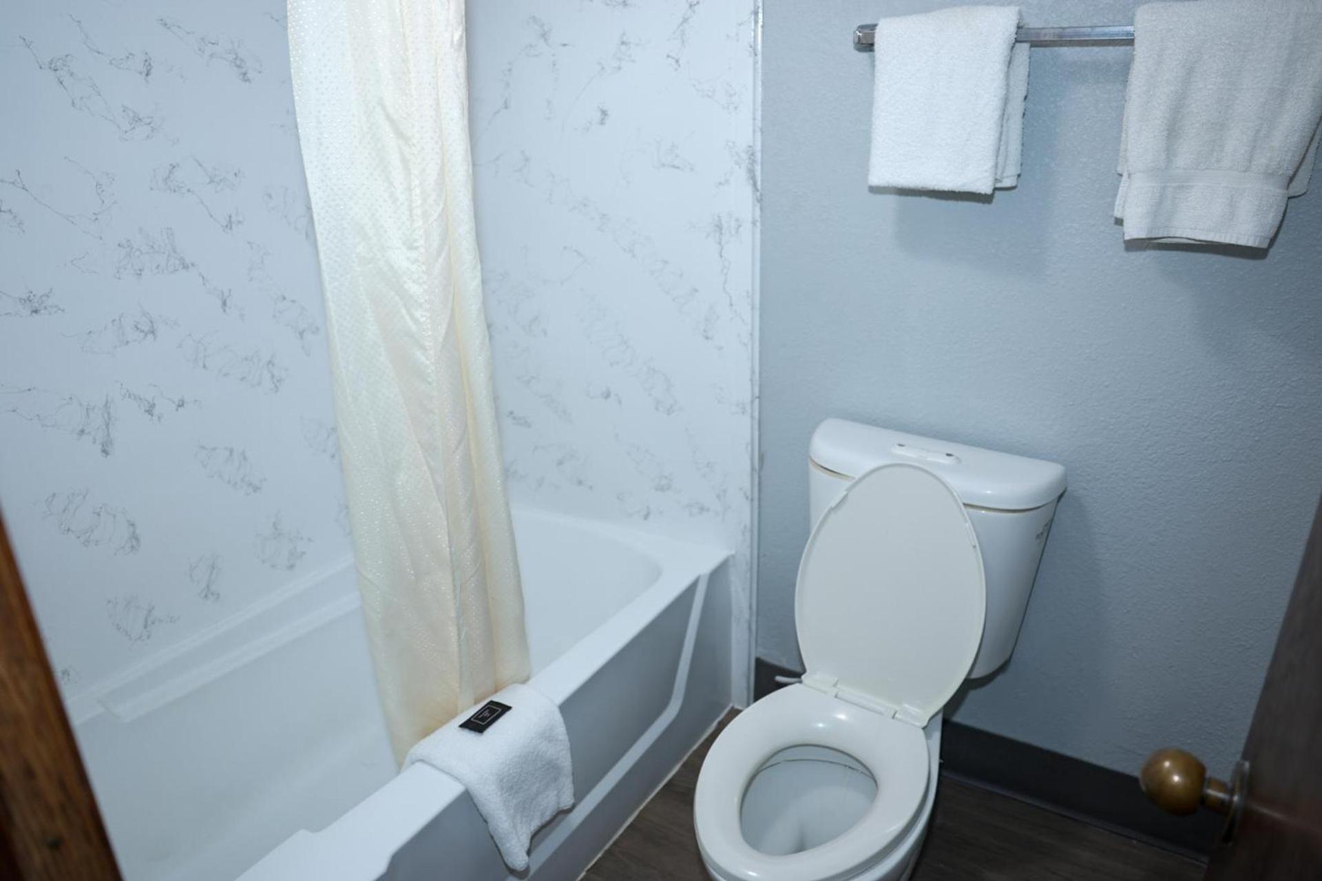 Rittiman Inn and Suites photo 9