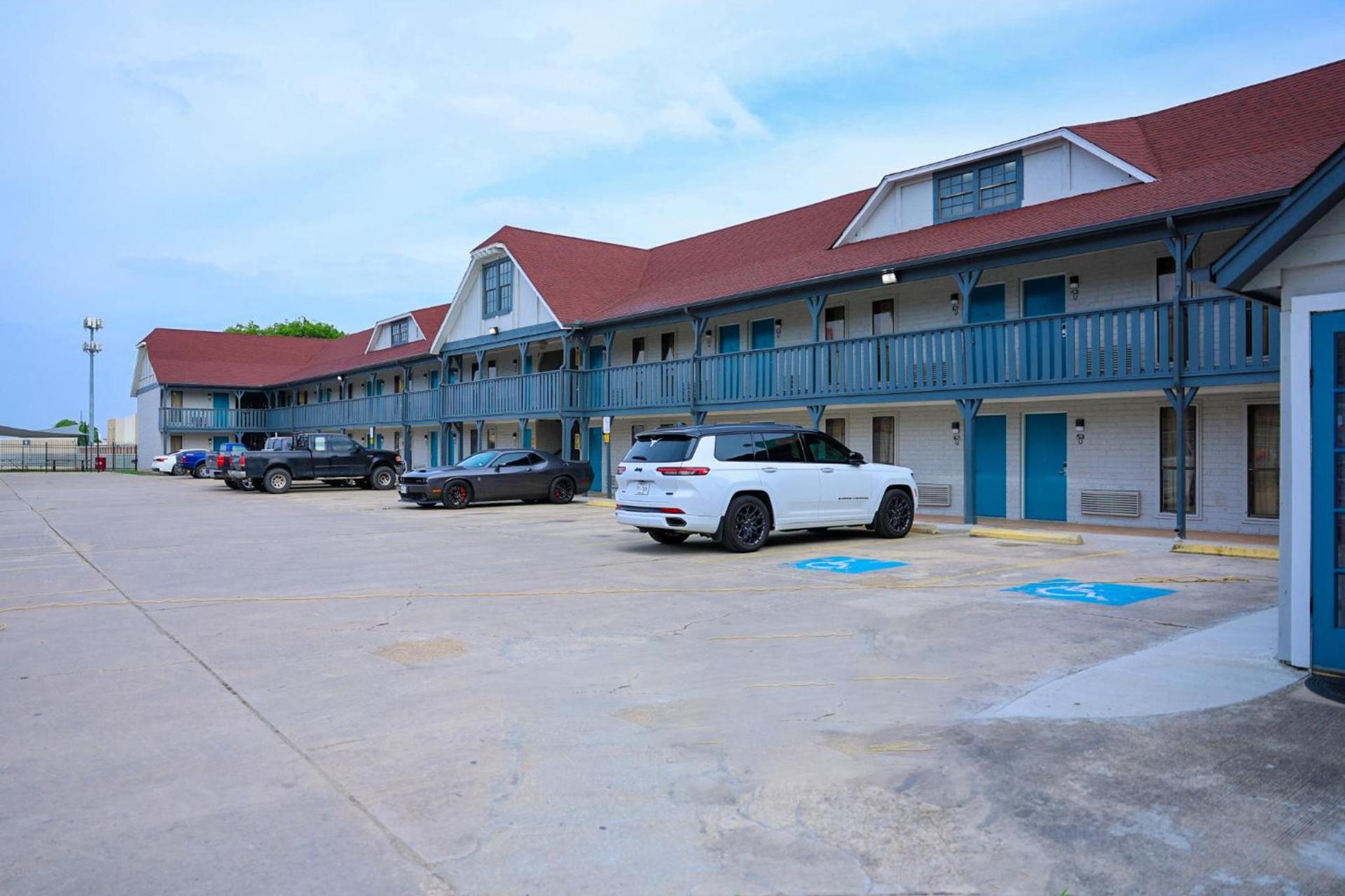 Rittiman Inn and Suites photo 13