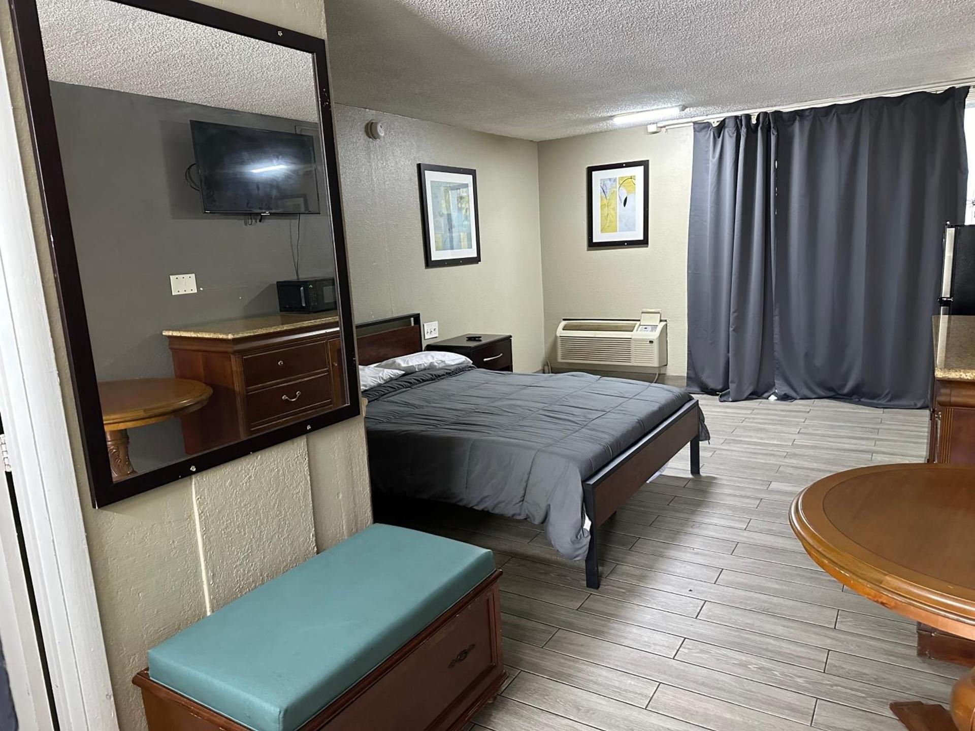 Bravo Inn Greensboro photo 5