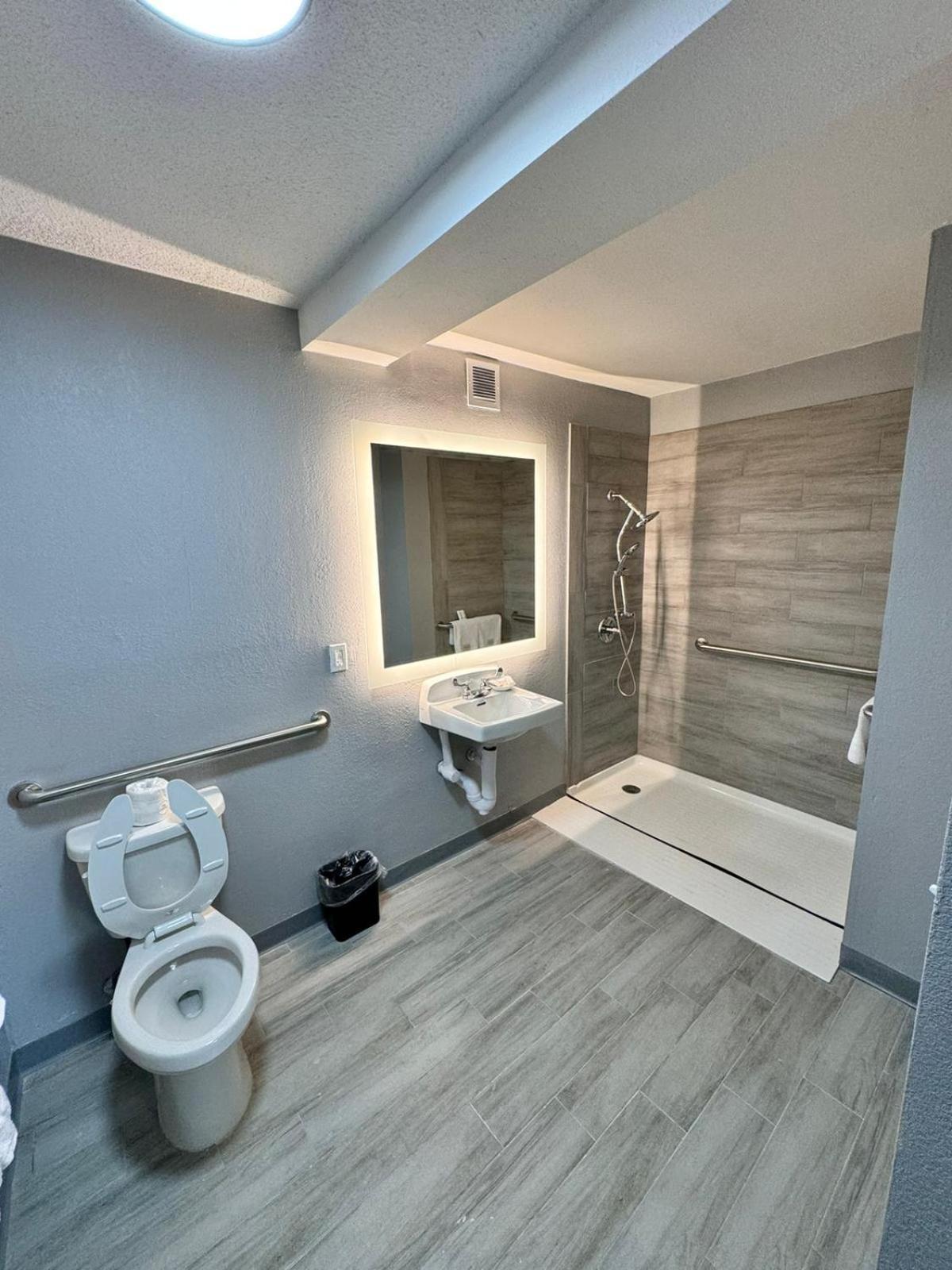 Hawthorn Extended Stay by Wyndham Columbia-Ft Jackson photo 36