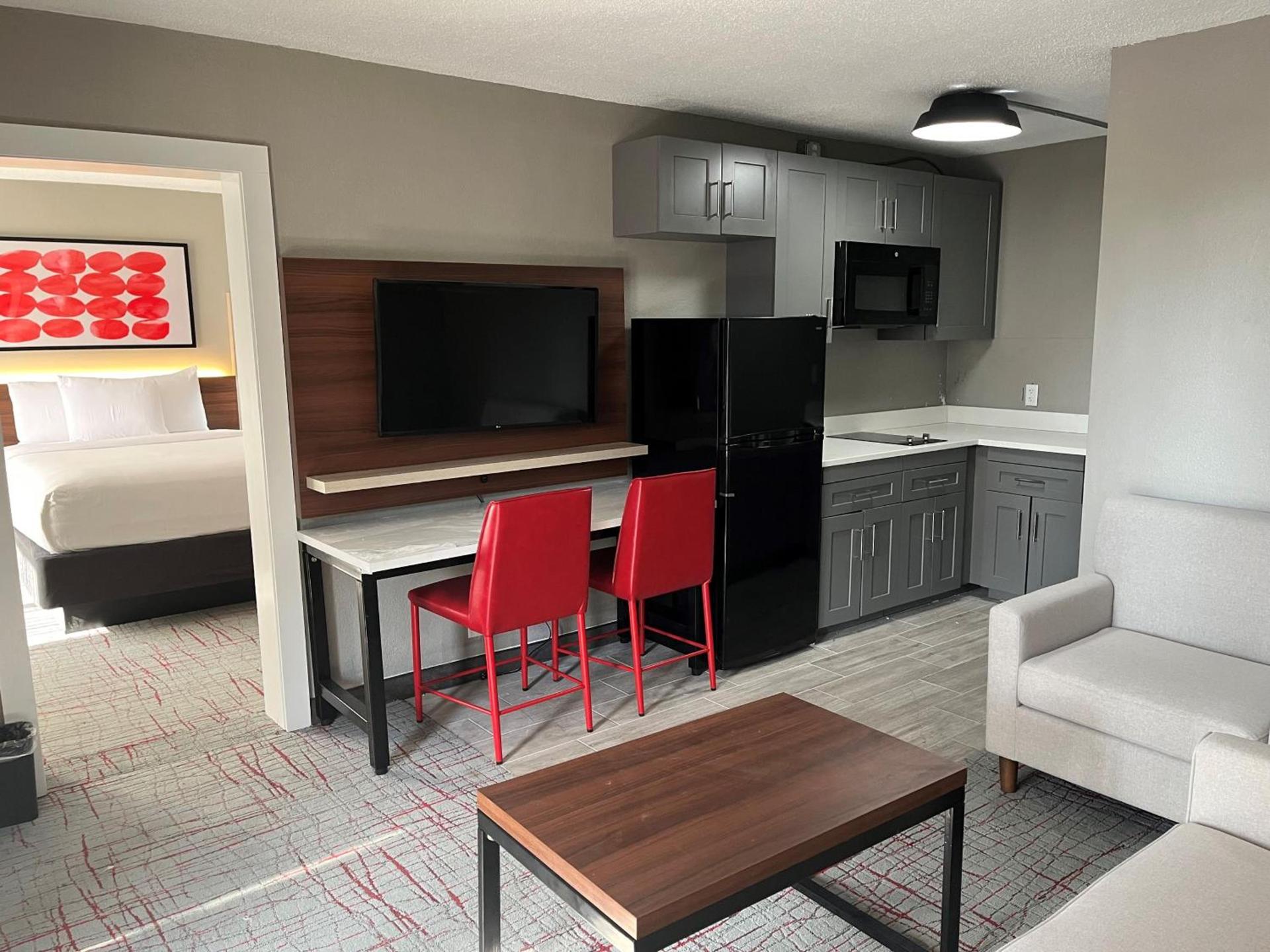 Hawthorn Extended Stay by Wyndham Columbia-Ft Jackson photo 32
