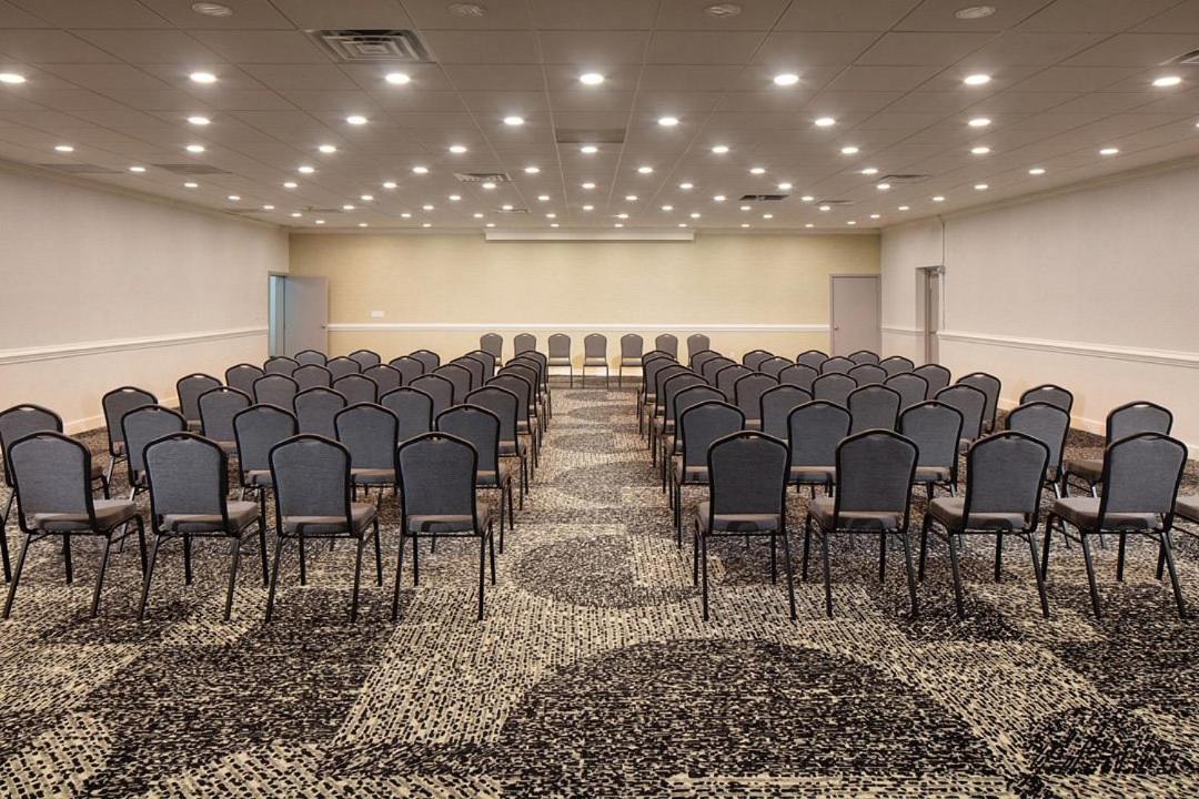 Hawthorn Extended Stay by Wyndham Columbia-Ft Jackson photo 40
