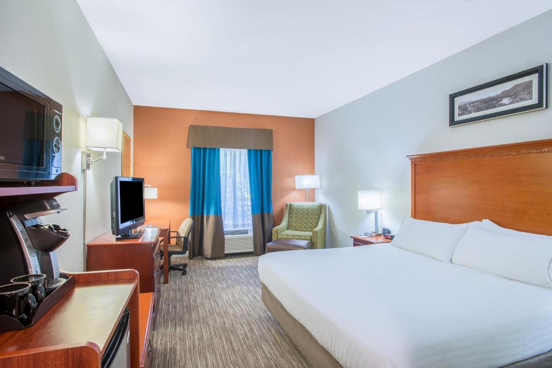 Holiday Inn Express Hotel & Suites Brattleboro by IHG photo 72