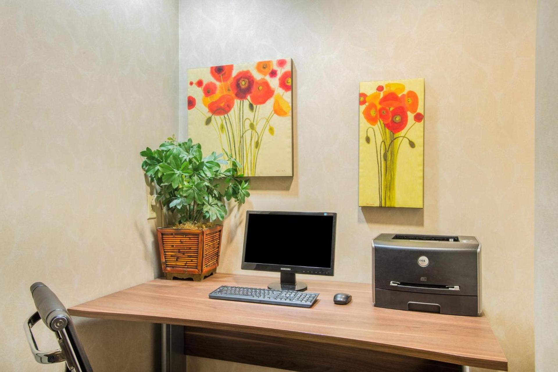 Holiday Inn Express Hotel & Suites Brattleboro by IHG photo 54