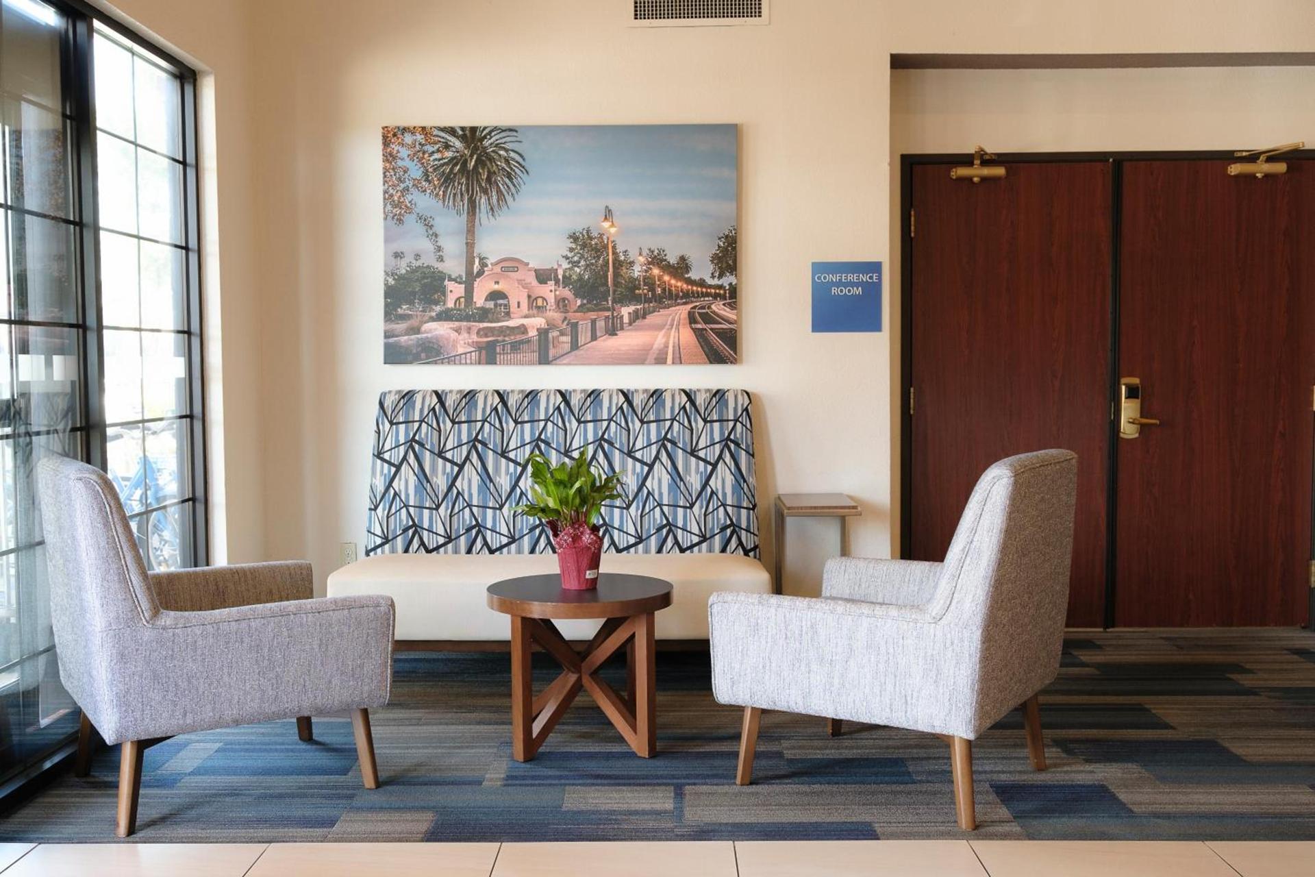 Holiday Inn Express Davis-University Area by IHG photo 2