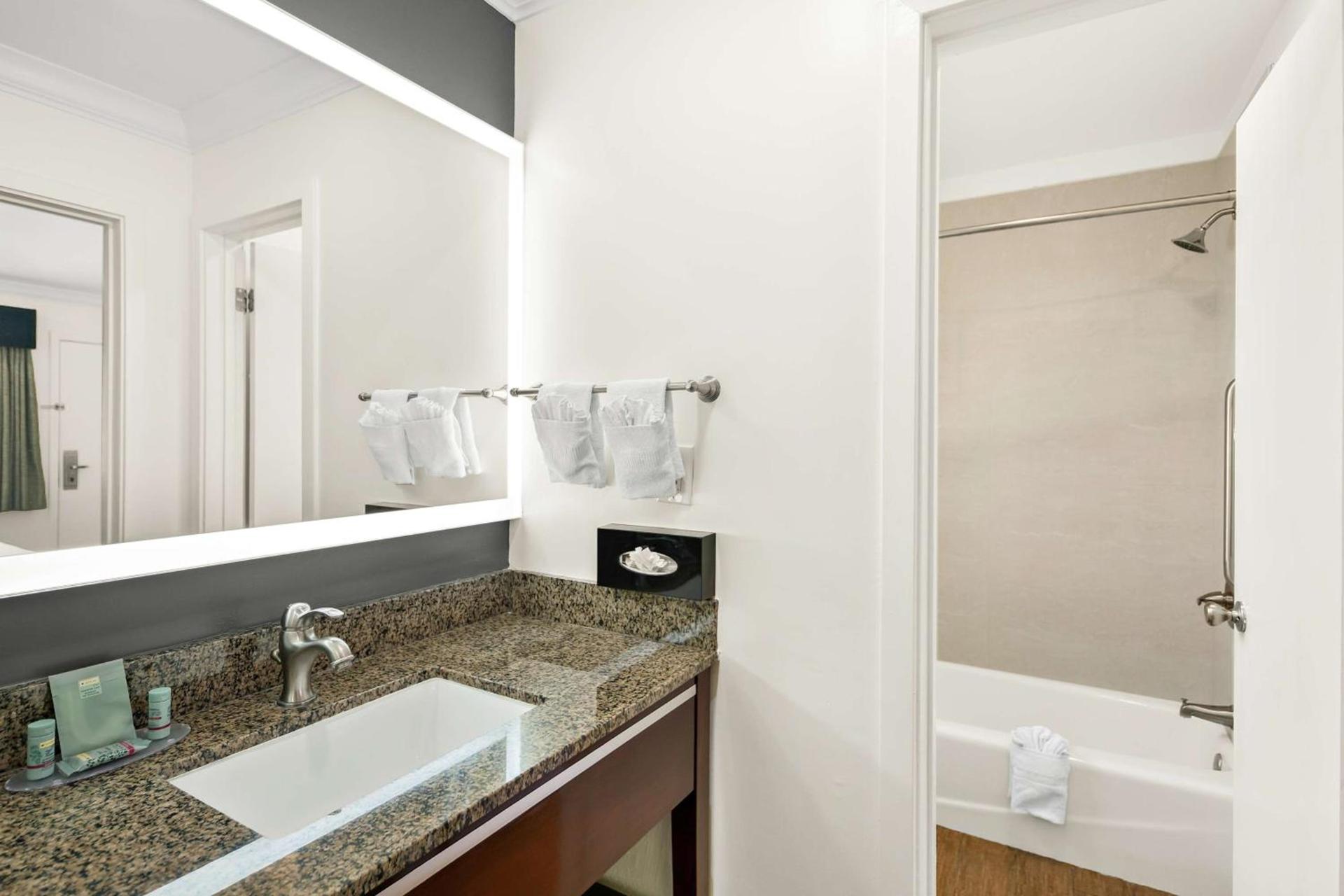 Best Western Park Crest Inn photo 41